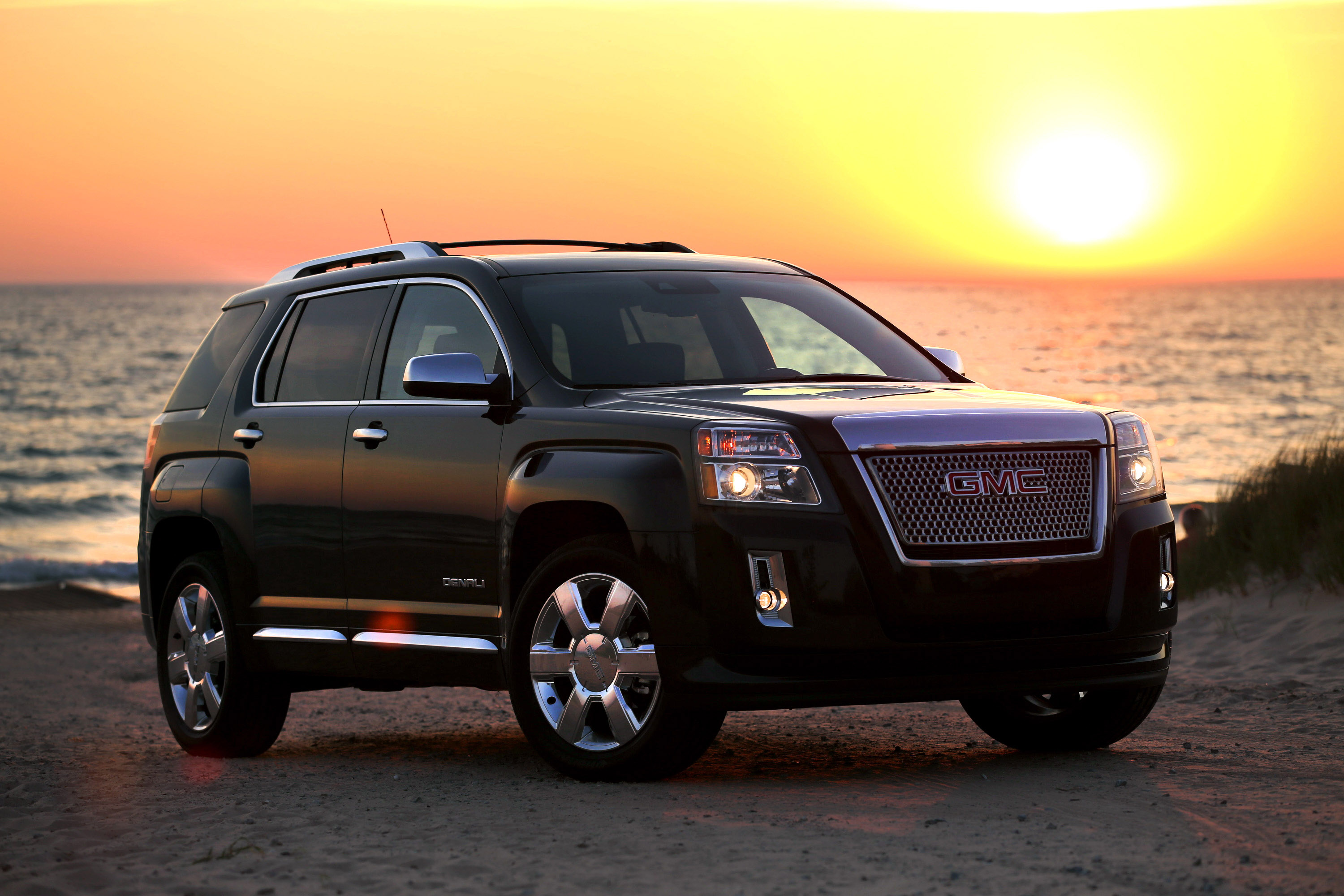 GMC Terrain Denali photo #2