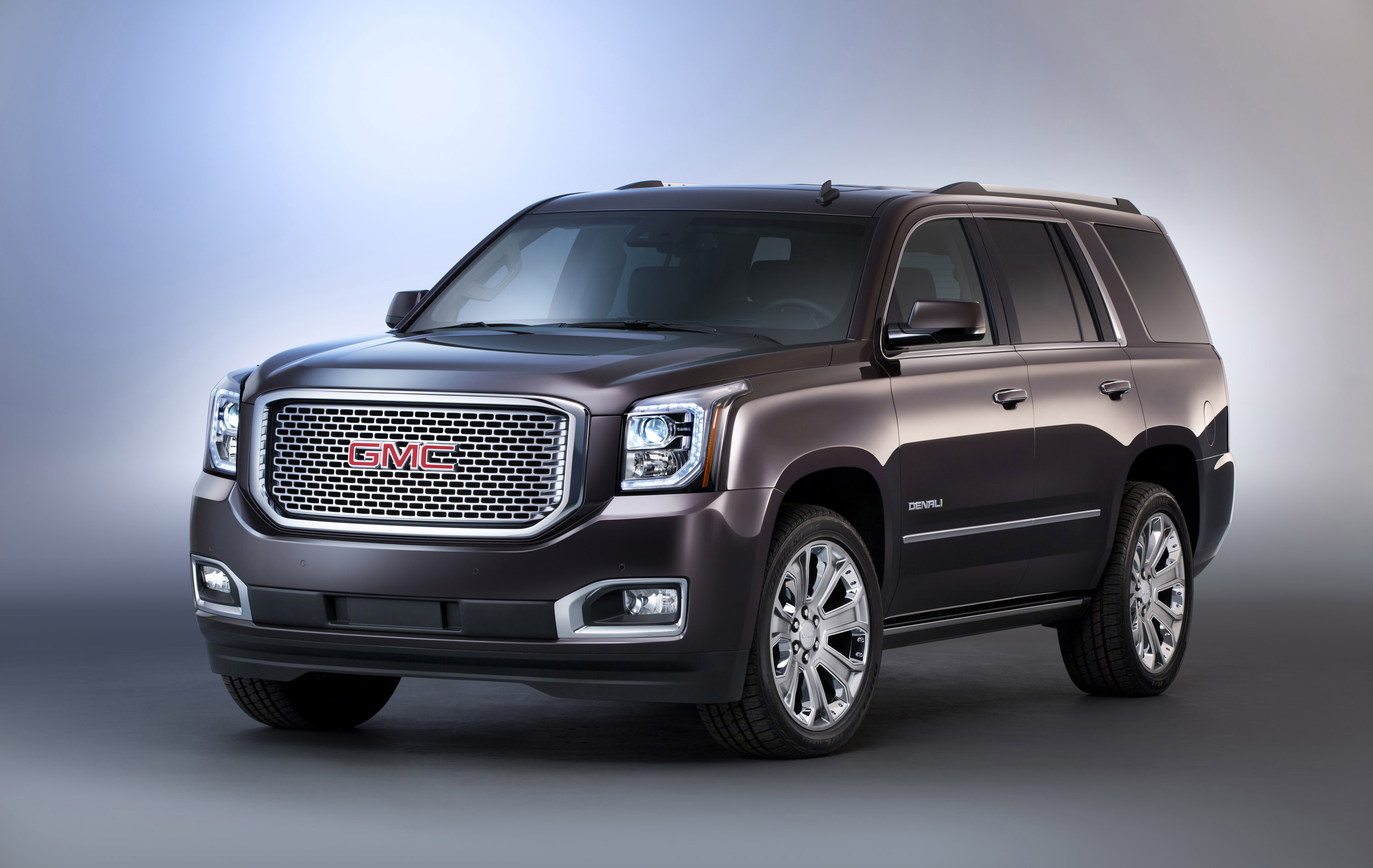 GMC Yukon Denali photo #2