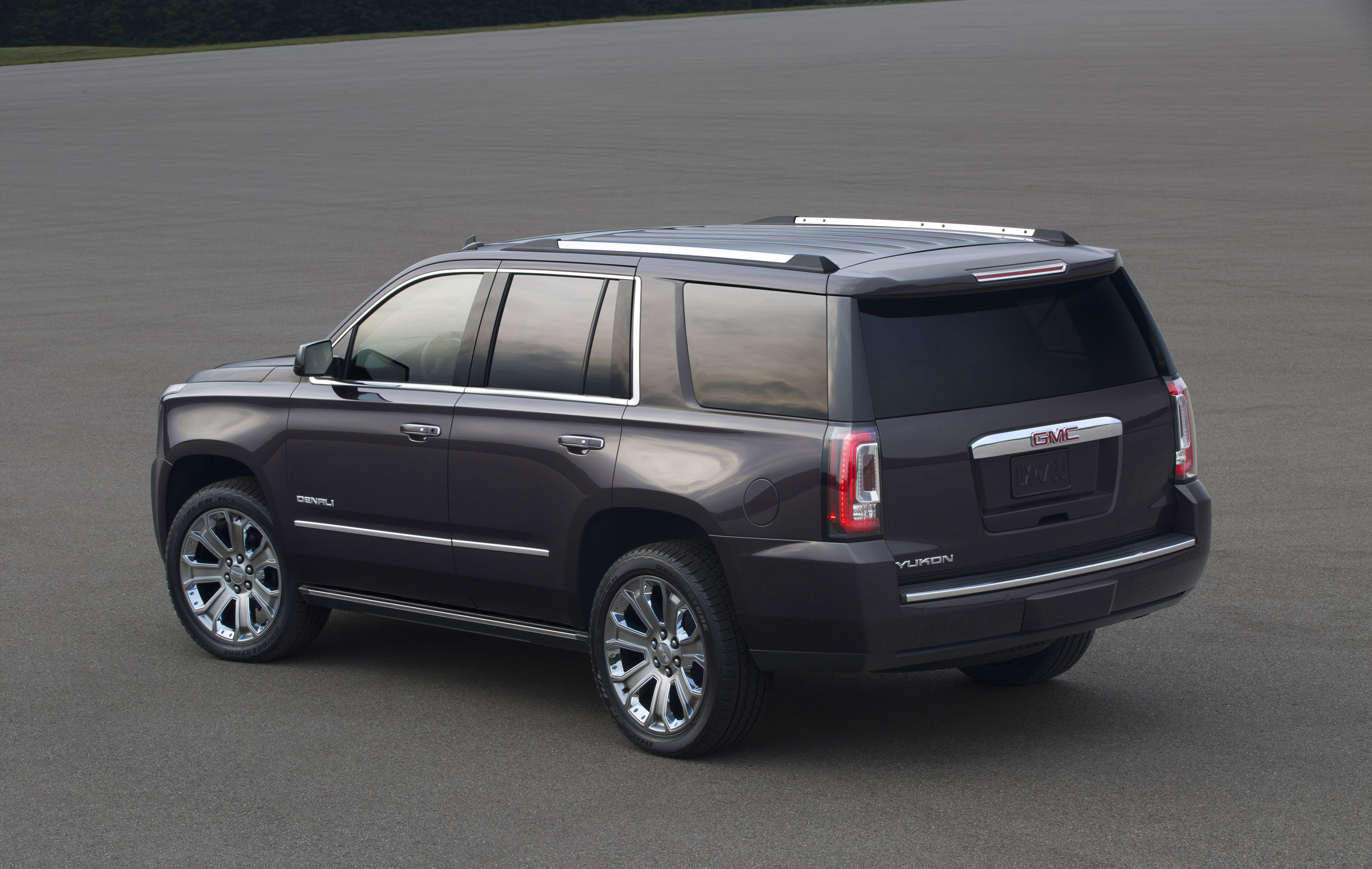 GMC Yukon Denali photo #15