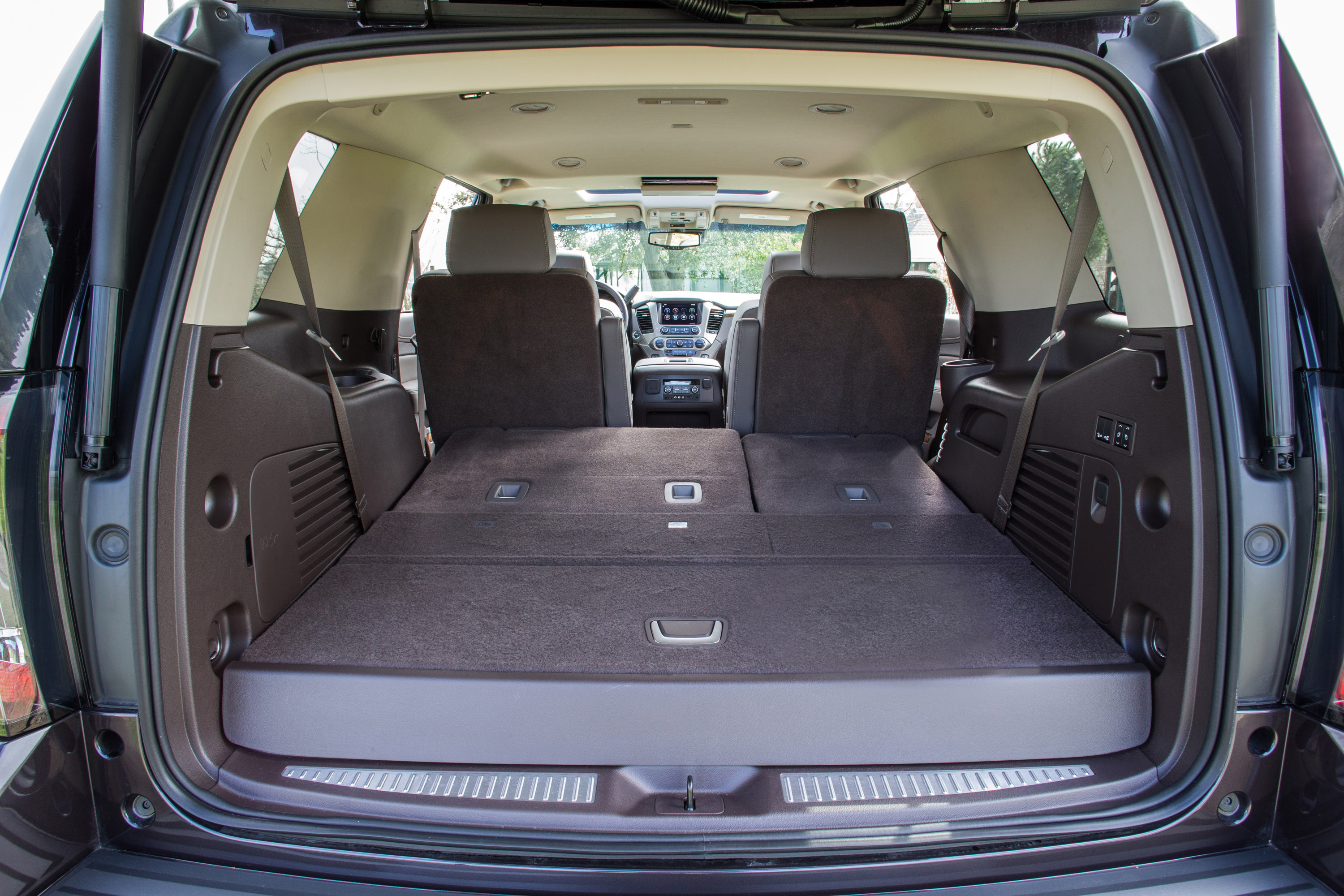 GMC Yukon Denali photo #25