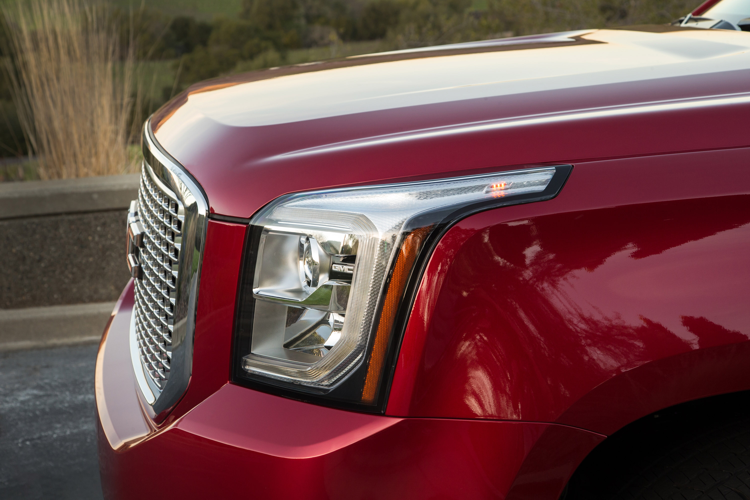 GMC Yukon XL Denali photo #20