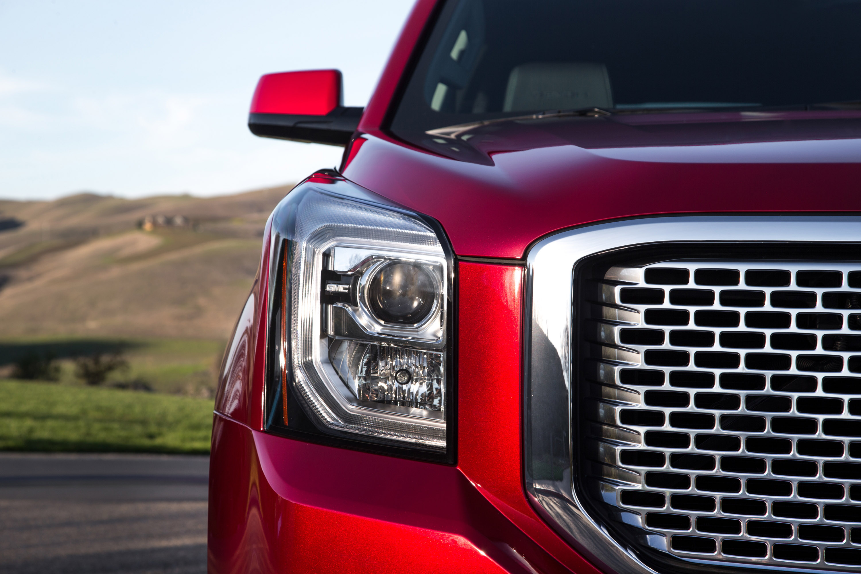 GMC Yukon XL Denali photo #22