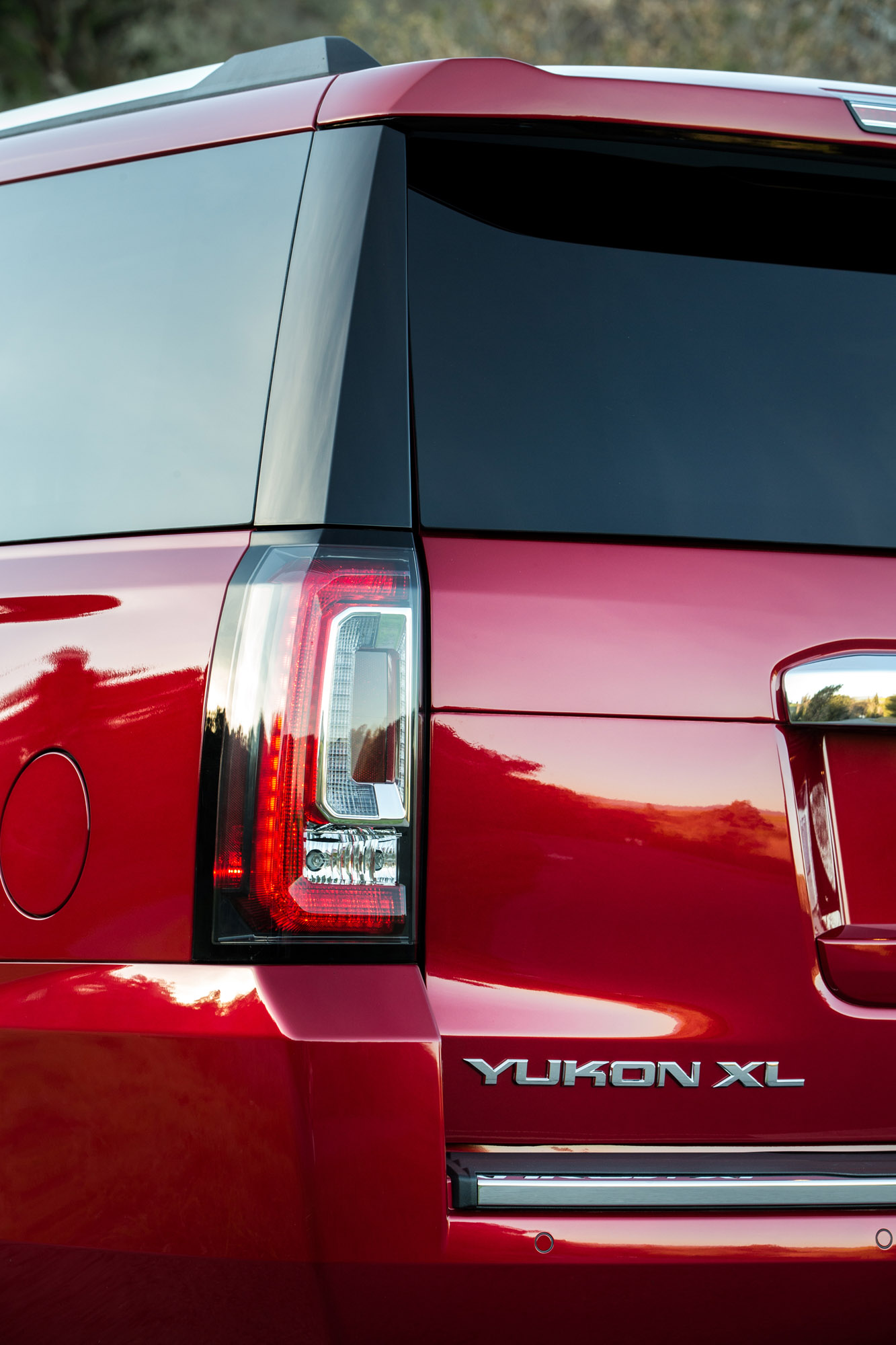 GMC Yukon XL Denali photo #24
