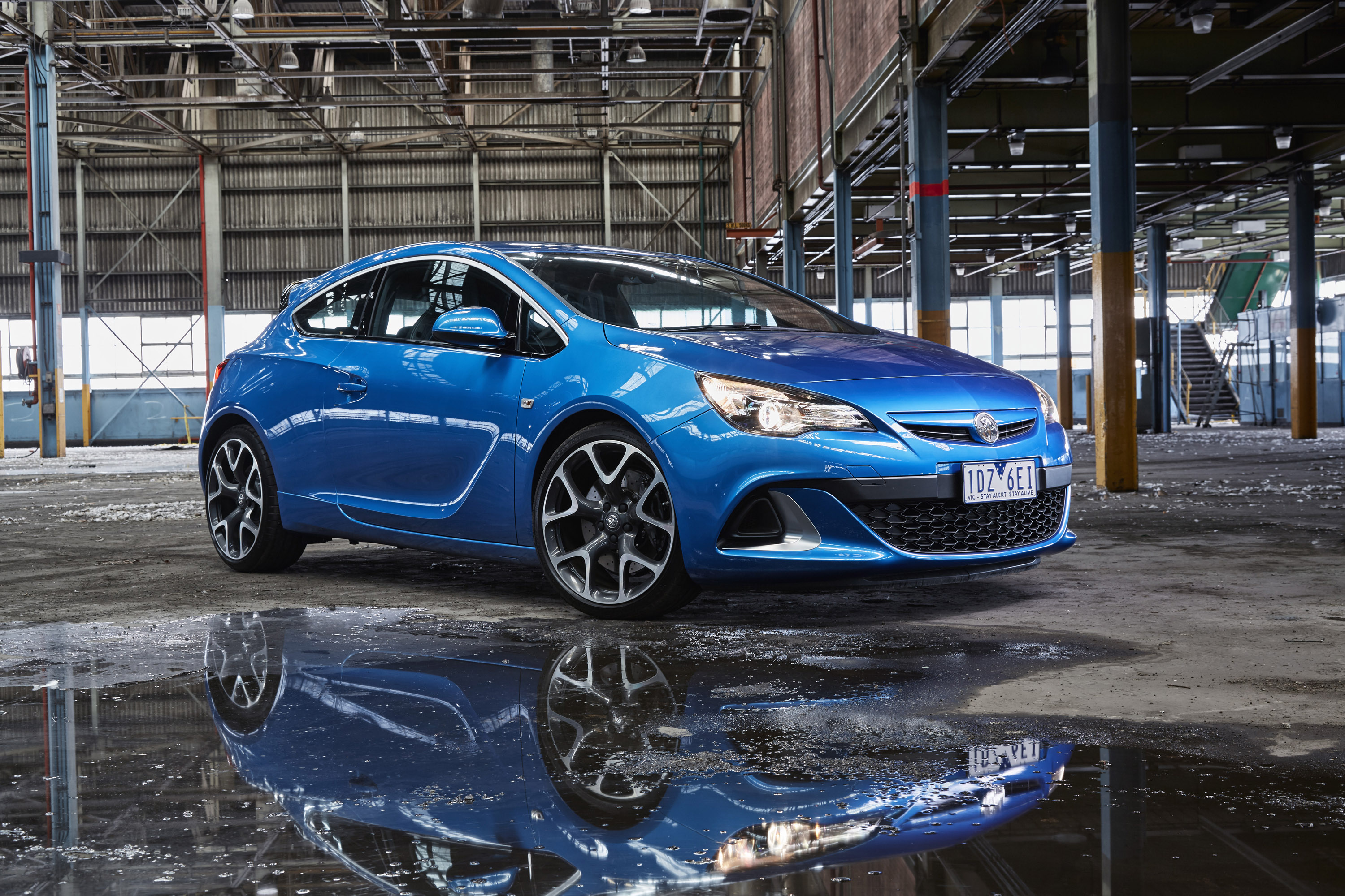 Holden Astra VXR photo #2