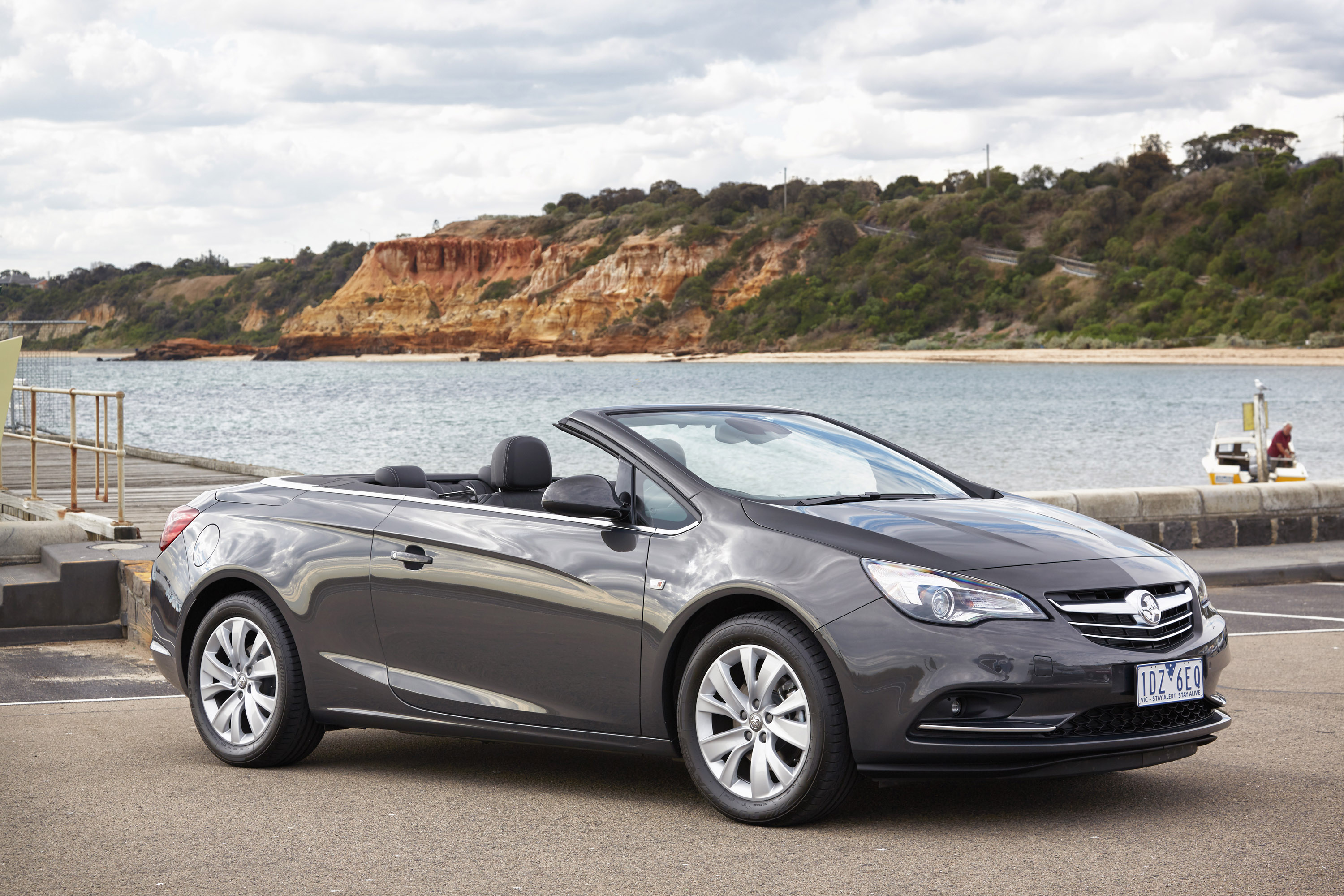 Holden Cascada Convertible photo #2