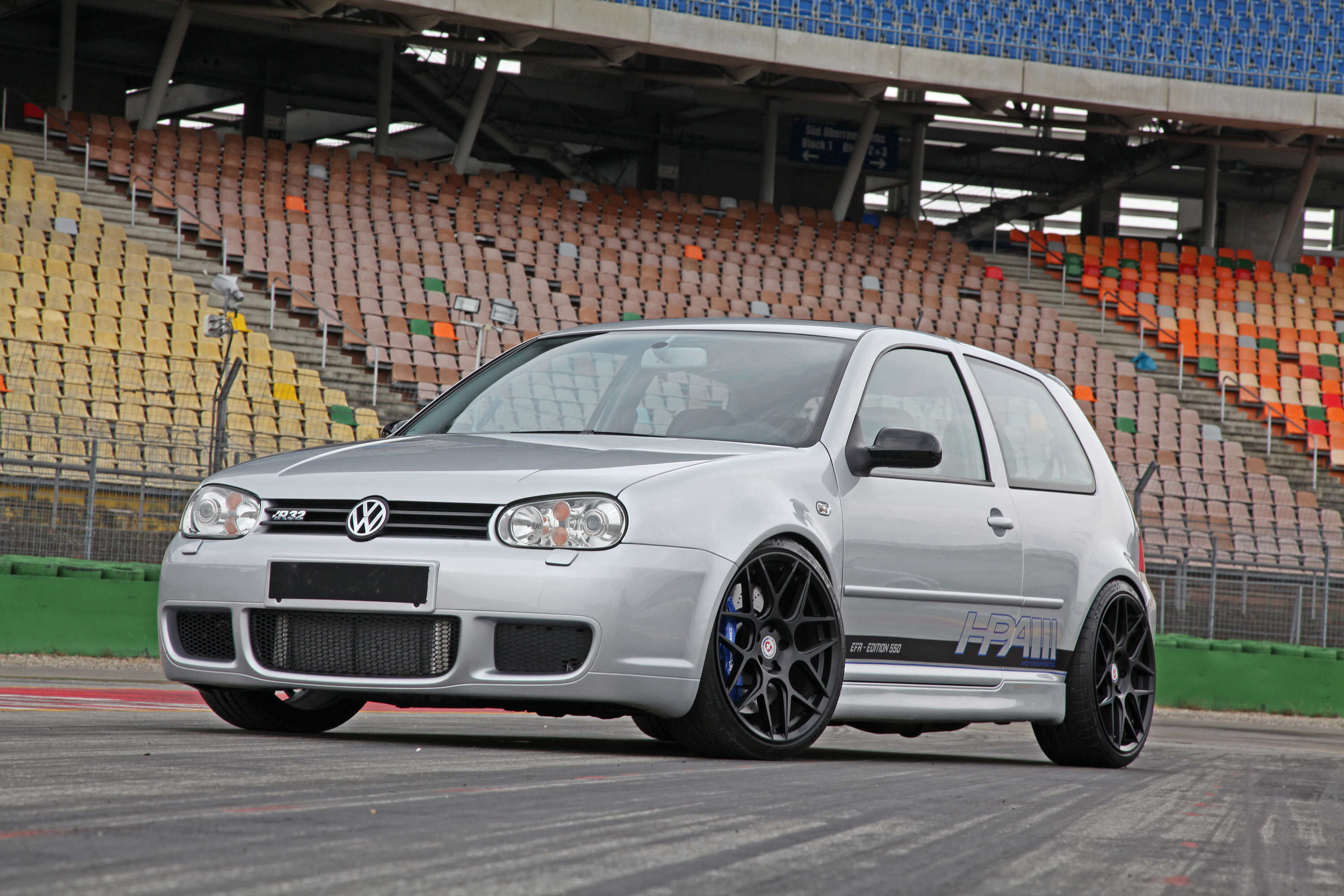 HPerformance Volkswagen Golf R32 photo #1