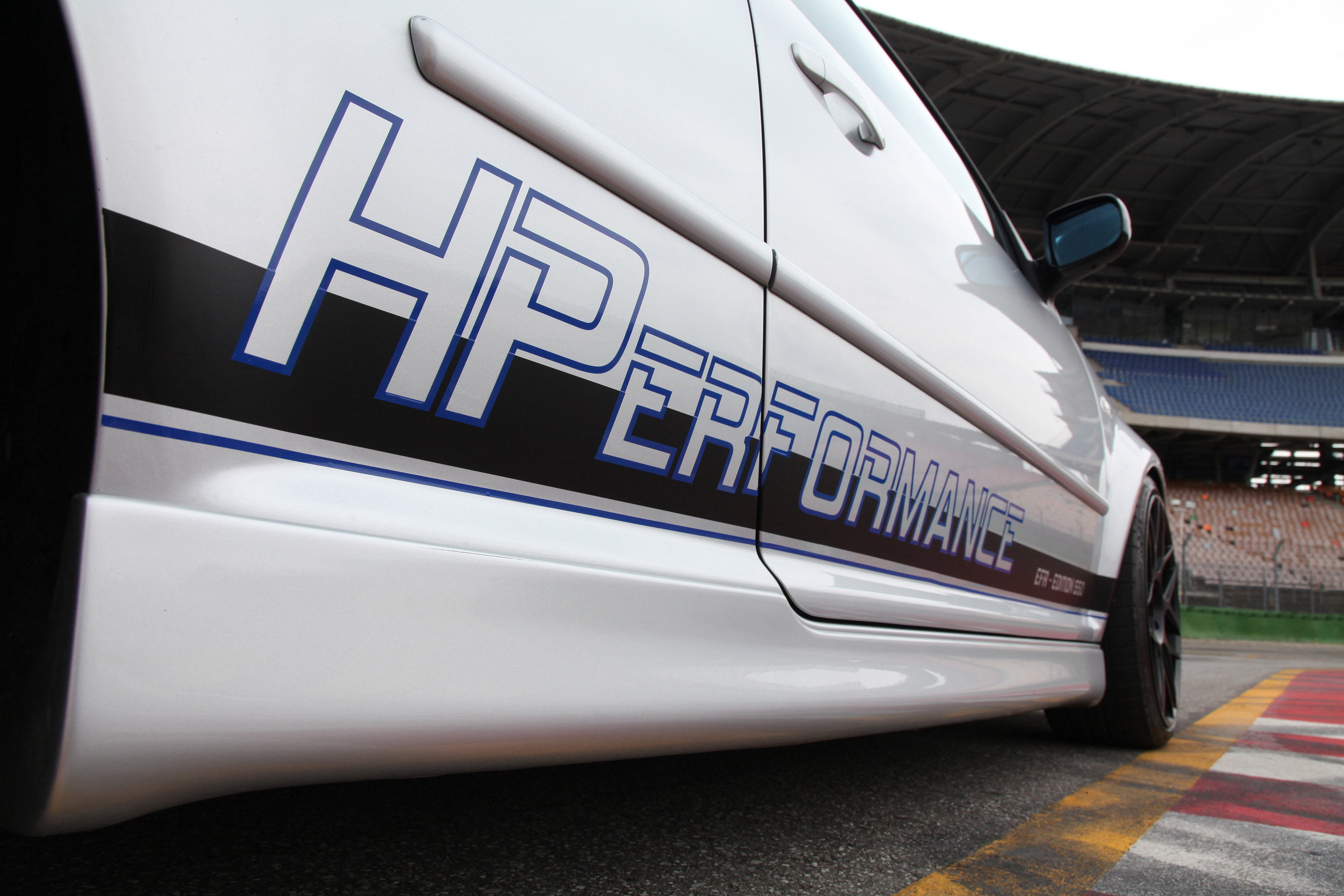 HPerformance Volkswagen Golf R32 photo #16