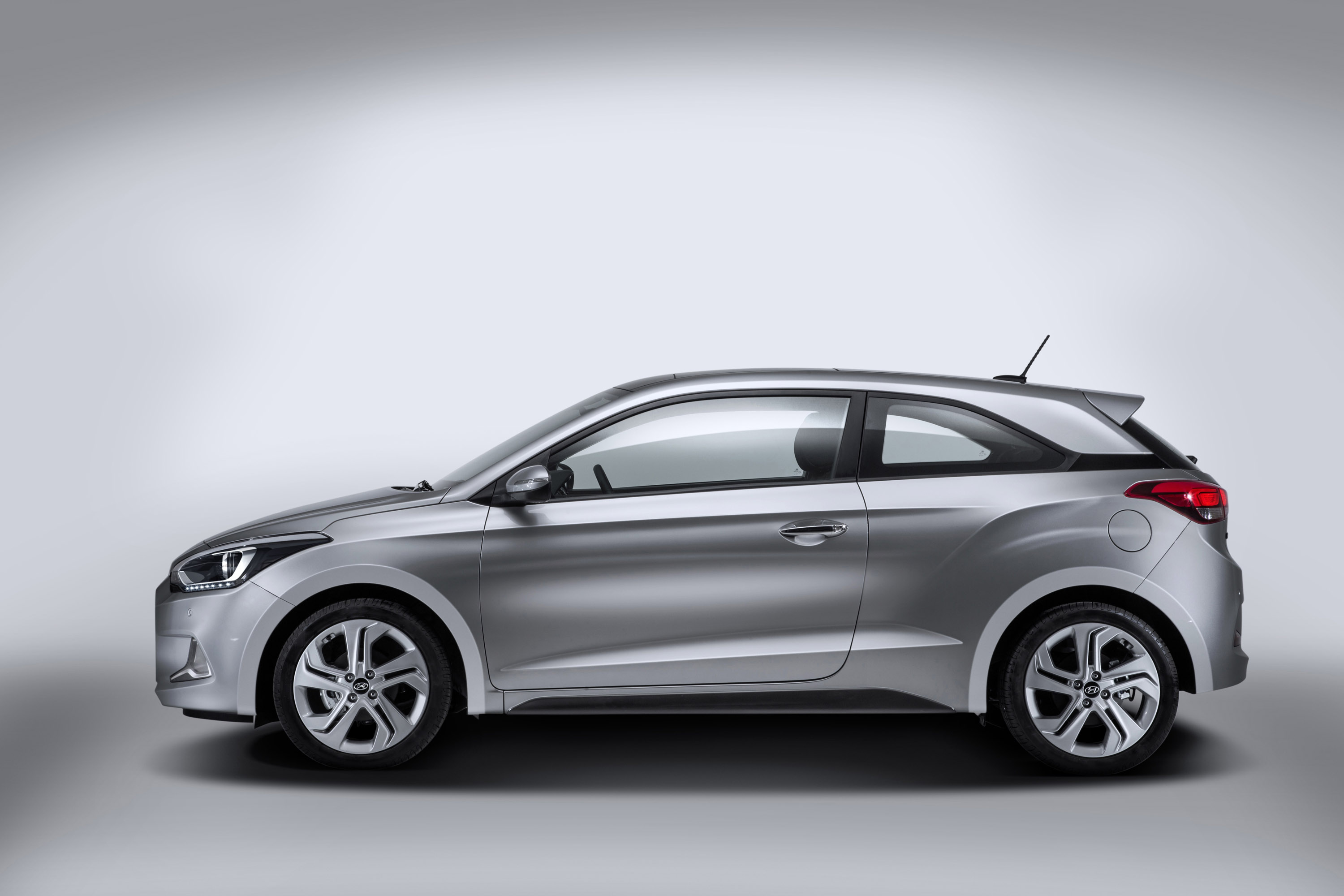 Hyundai i20 Coupe photo #3