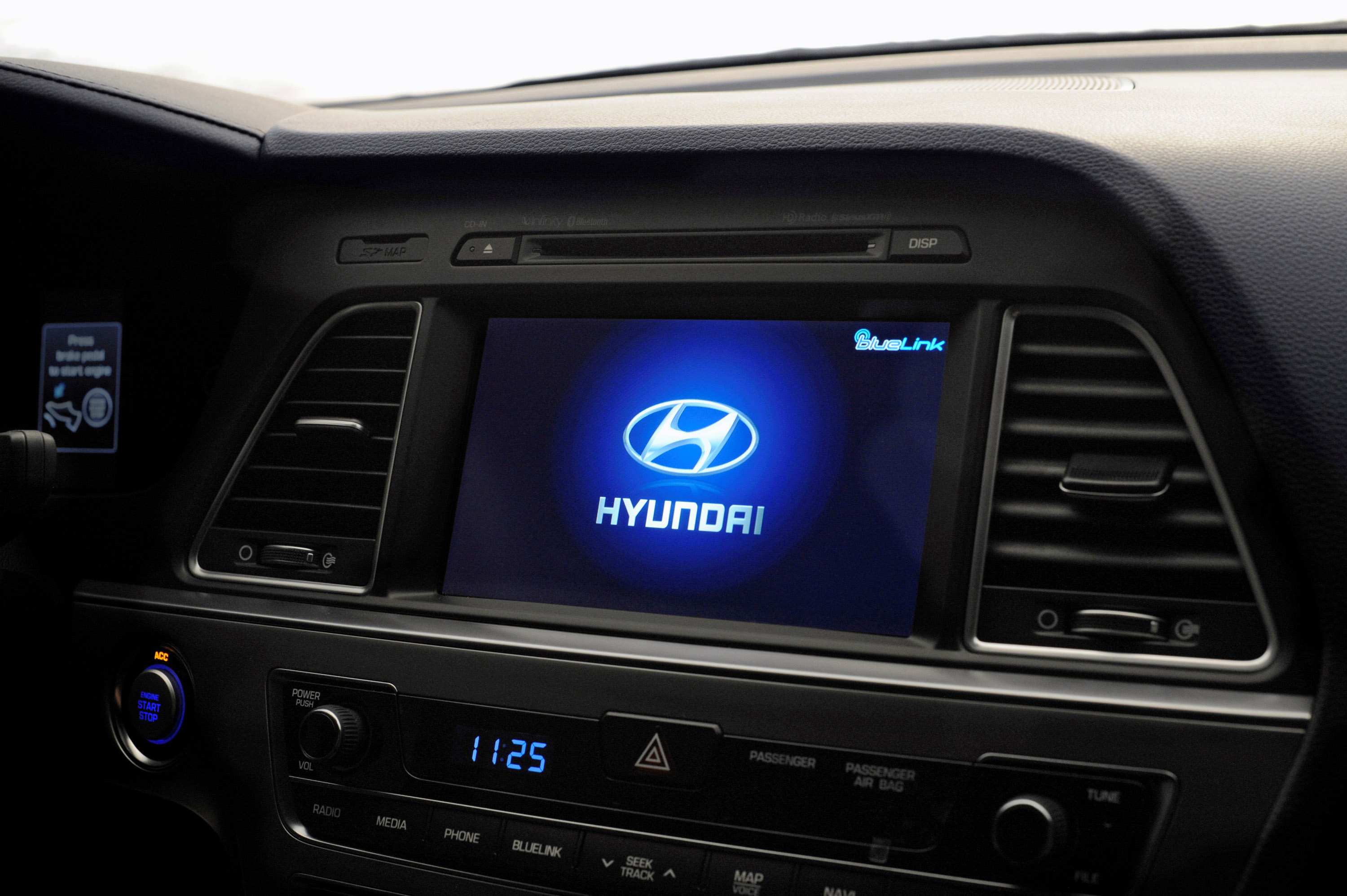 Hyundai Sonata photo #24