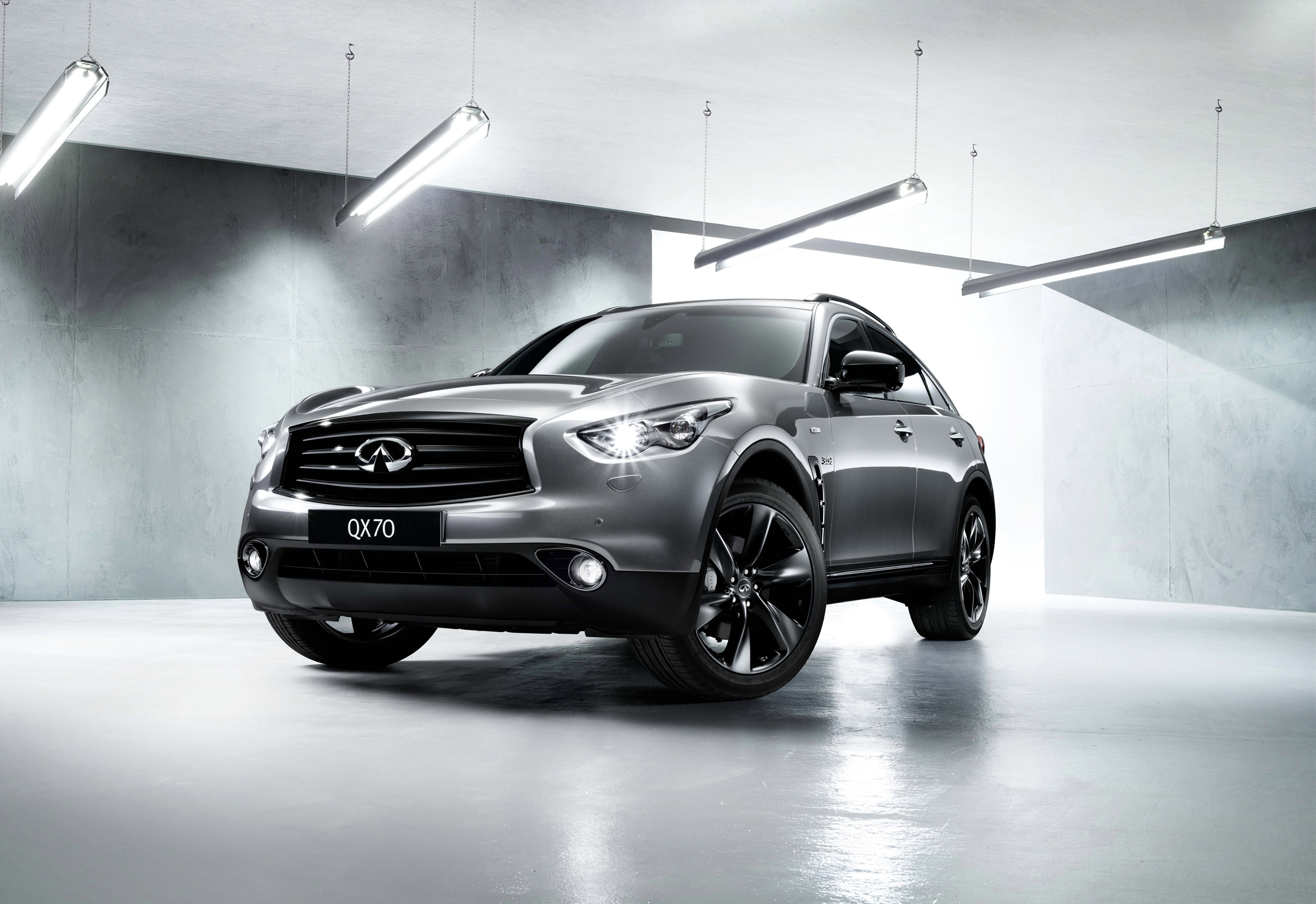 Infiniti QX70S Design photo #1