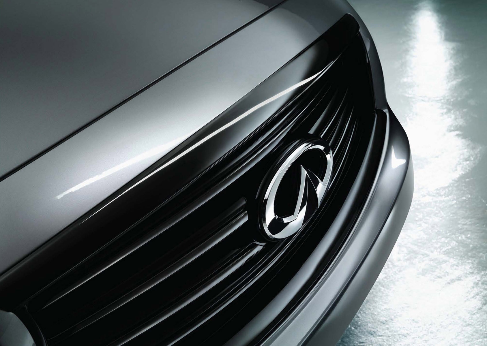 Infiniti QX70S Design photo #3