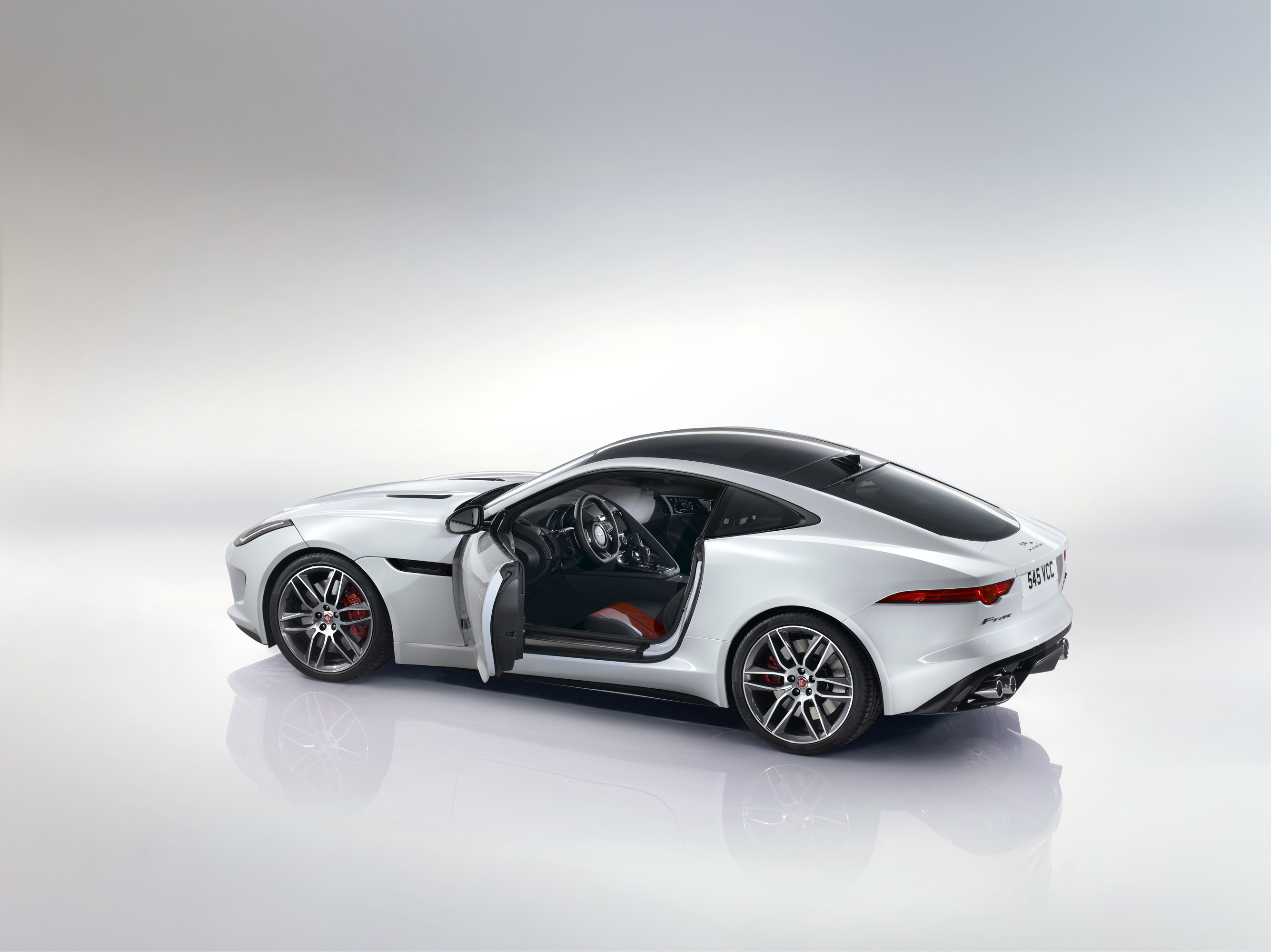 Jaguar F-Type R Coupe photo #35