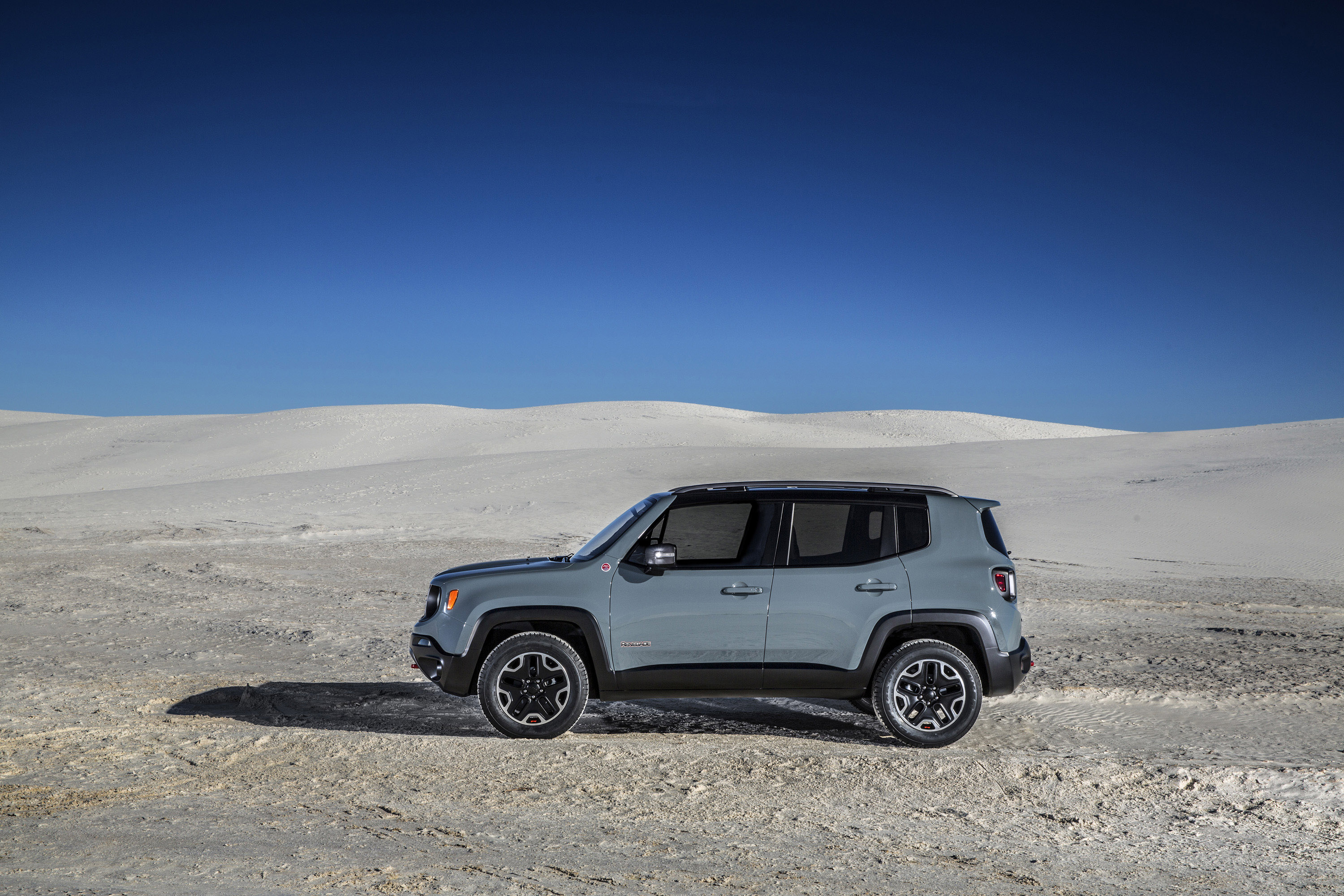 Jeep Renegade photo #23