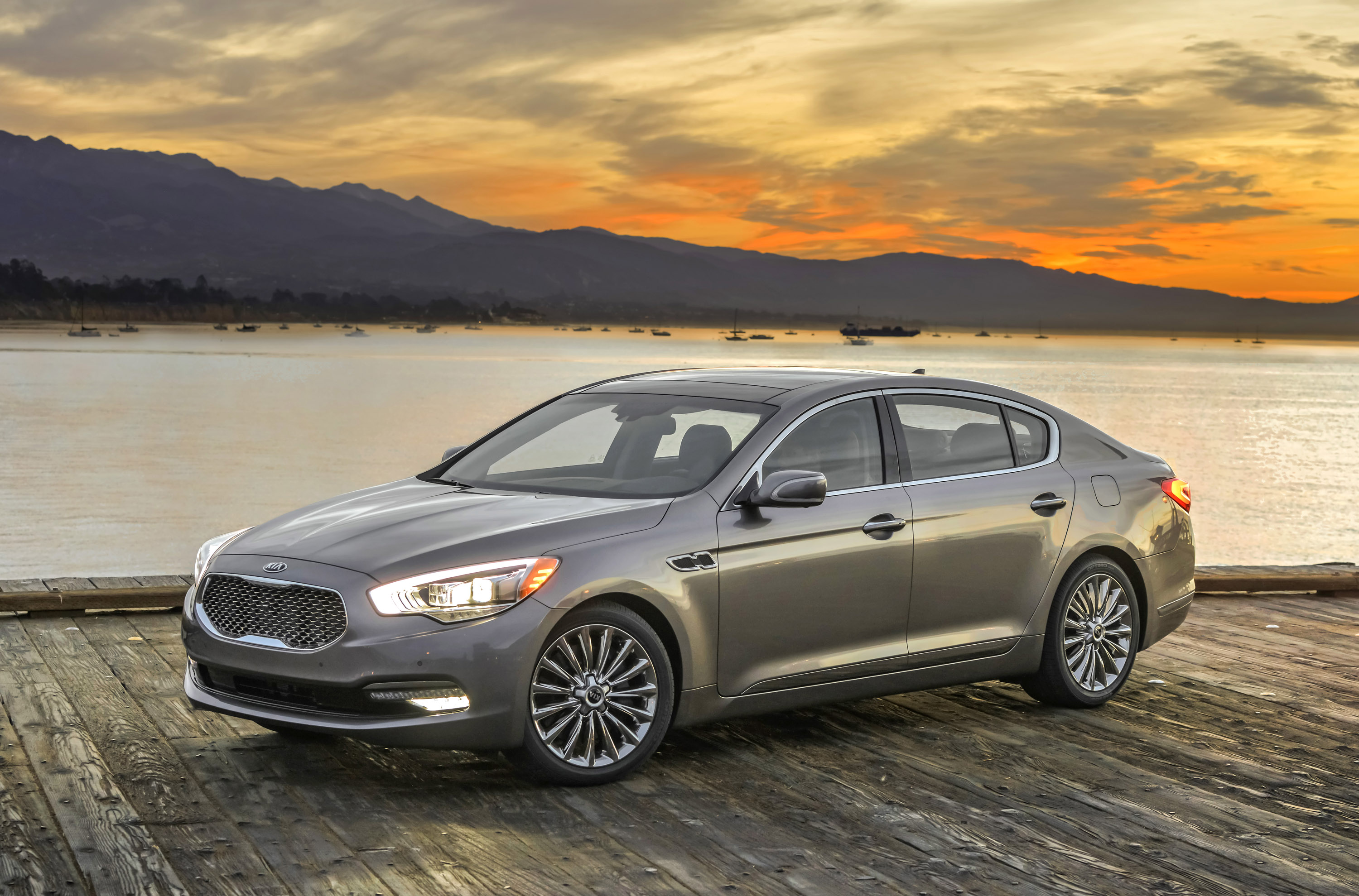 KIA K900 photo #16