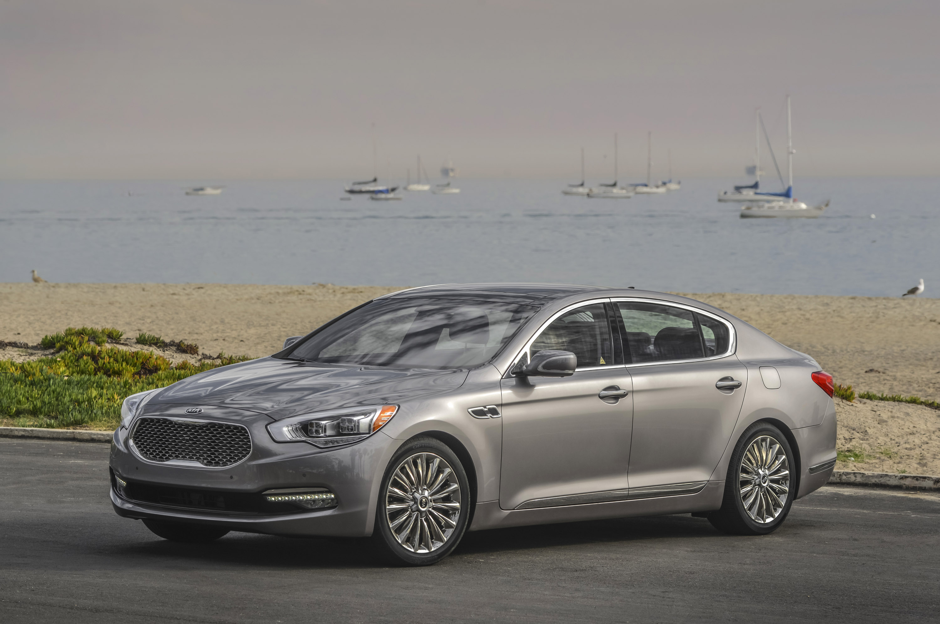 KIA K900 photo #20