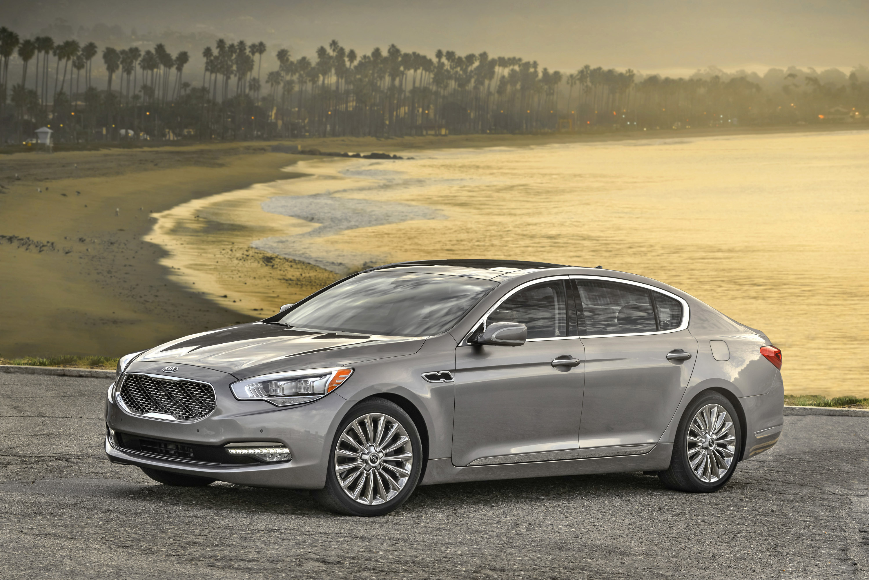 KIA K900 photo #24