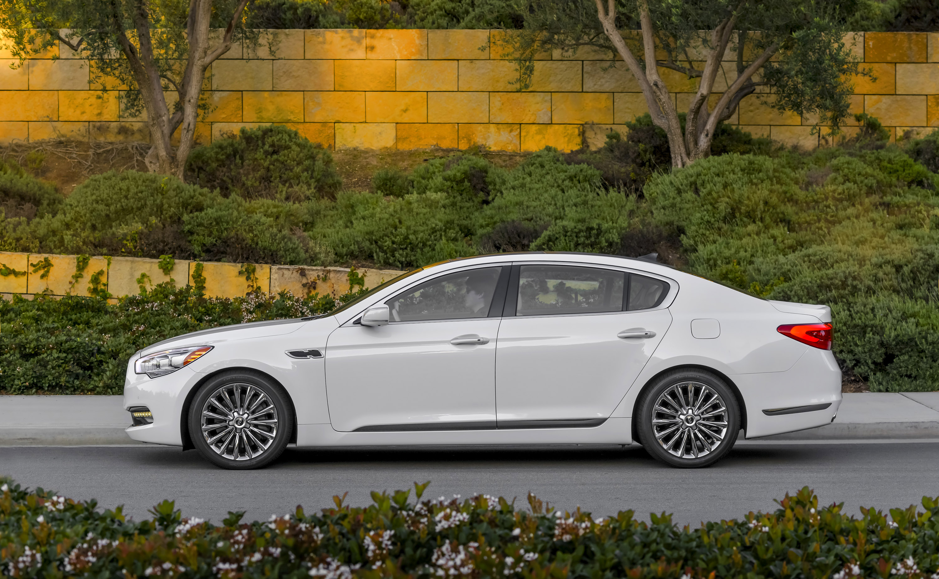 KIA K900 photo #34