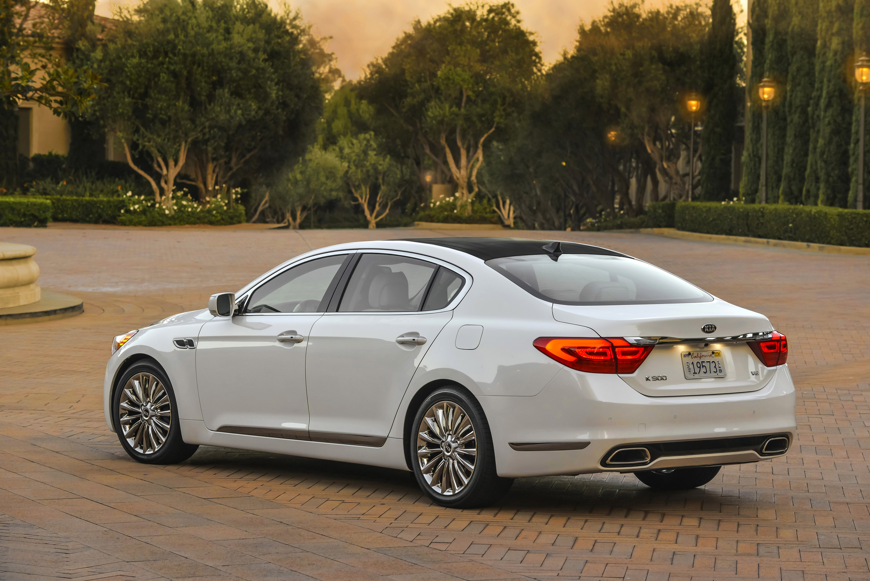 KIA K900 photo #47