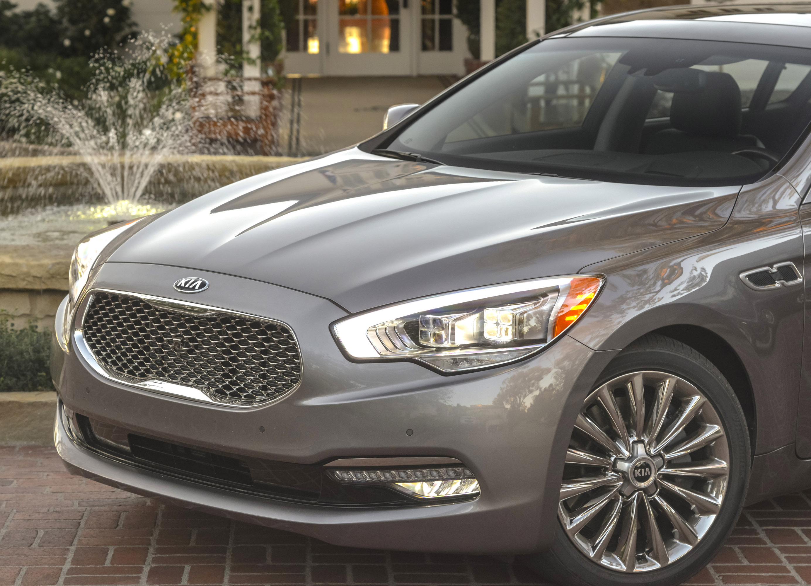 KIA K900 photo #55
