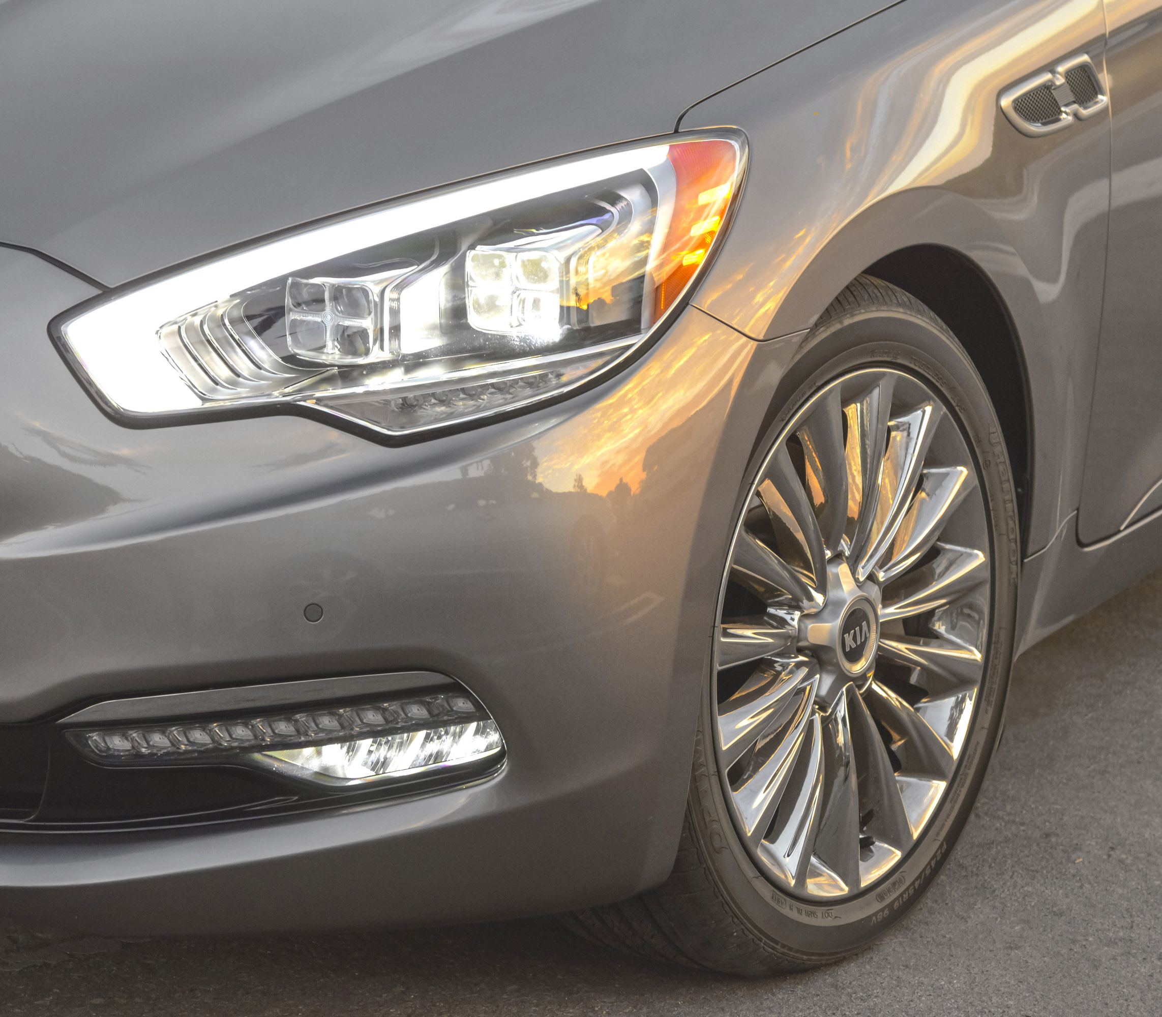 KIA K900 photo #56