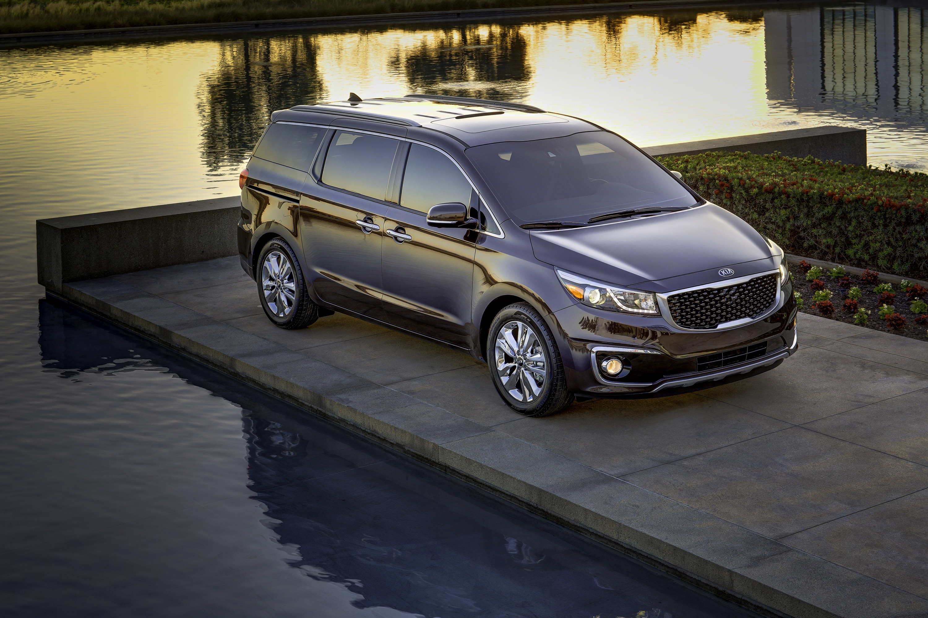 Автомобили более 8 мест. Kia Carnival 2015. Kia Minivan Sedona. Kia Sedona SXL 2015. Kia Sedona 3.