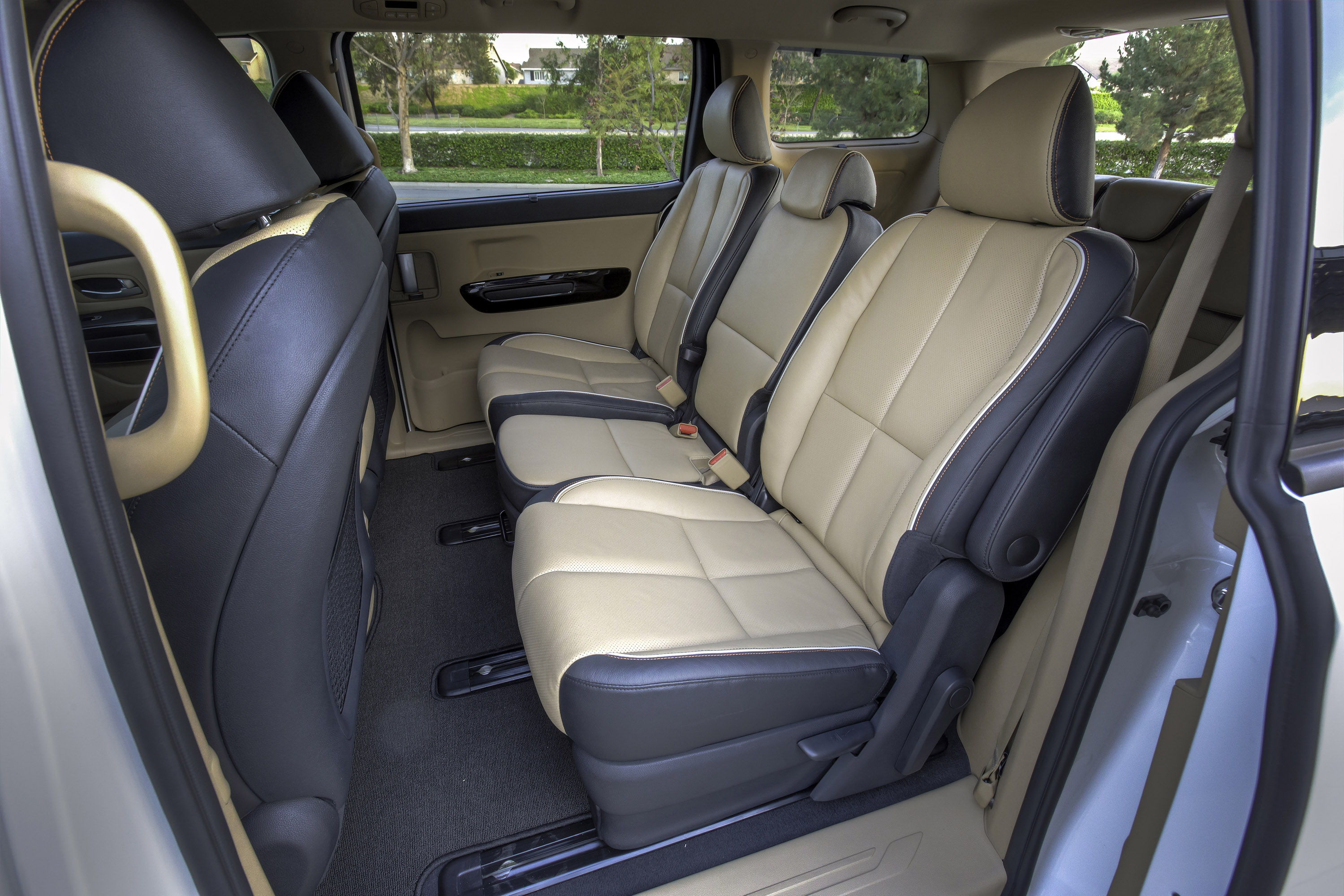 Kia Sedona photo #23
