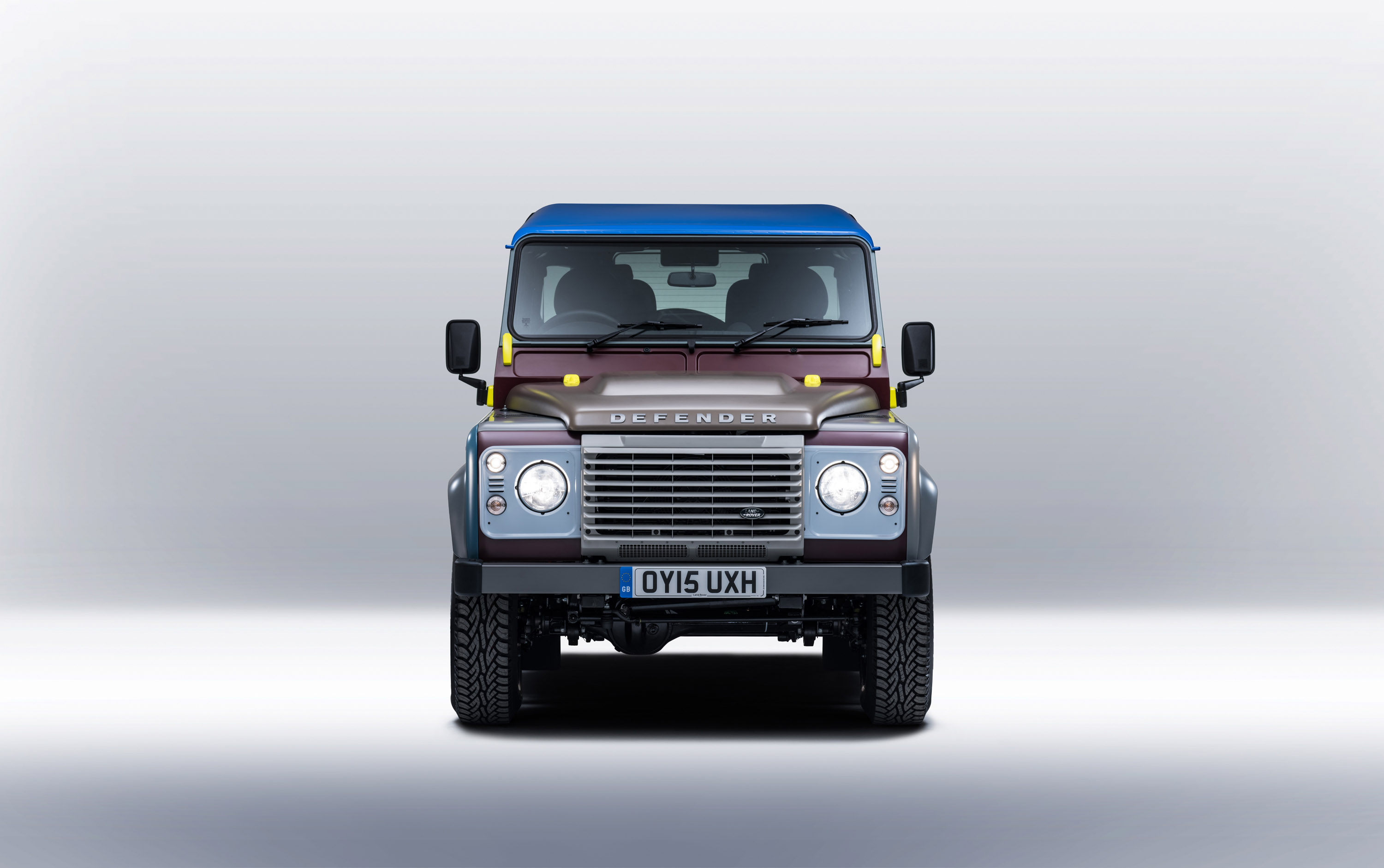 Land Rover Defender Paul Smith Special Edition photo #2