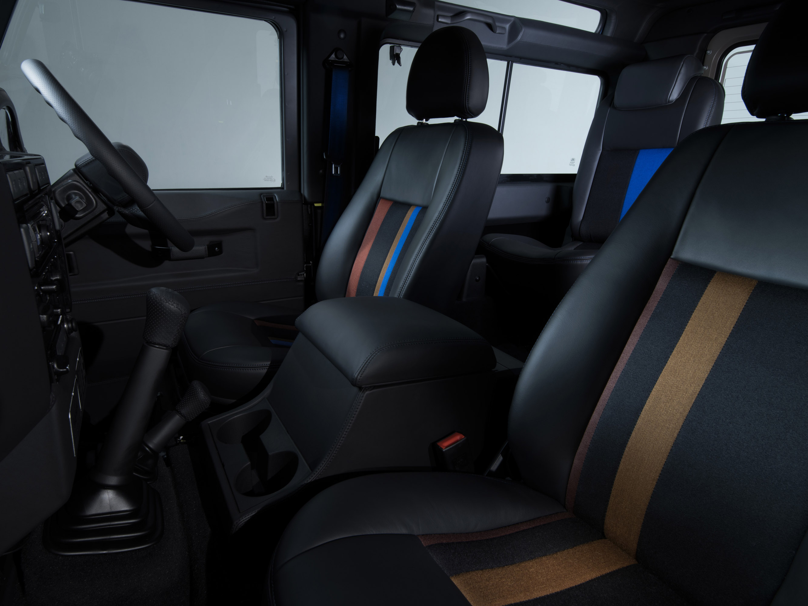 Land Rover Defender Paul Smith Special Edition photo #28