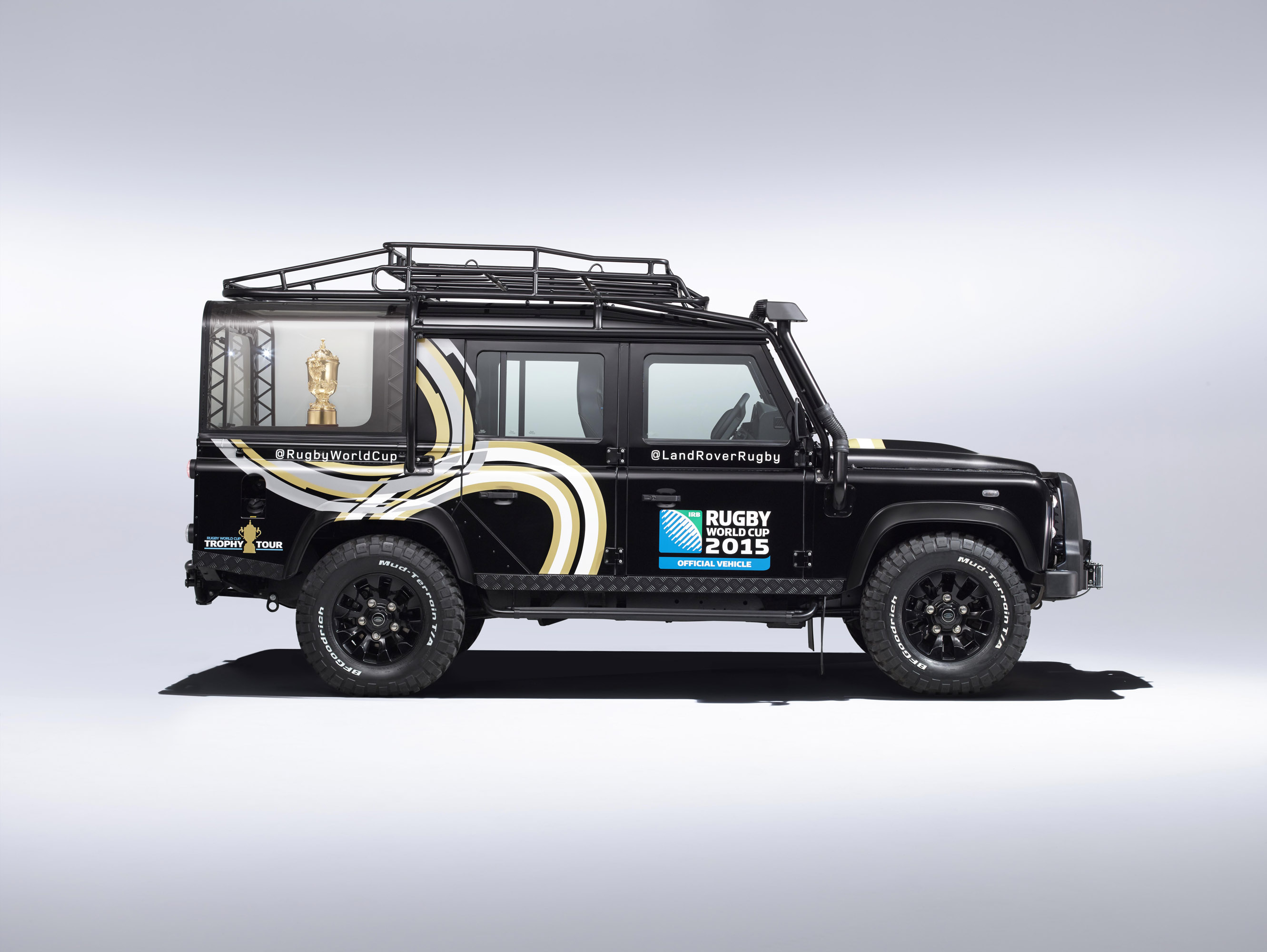 Land Rover Defender Rugby World Cup photo #2