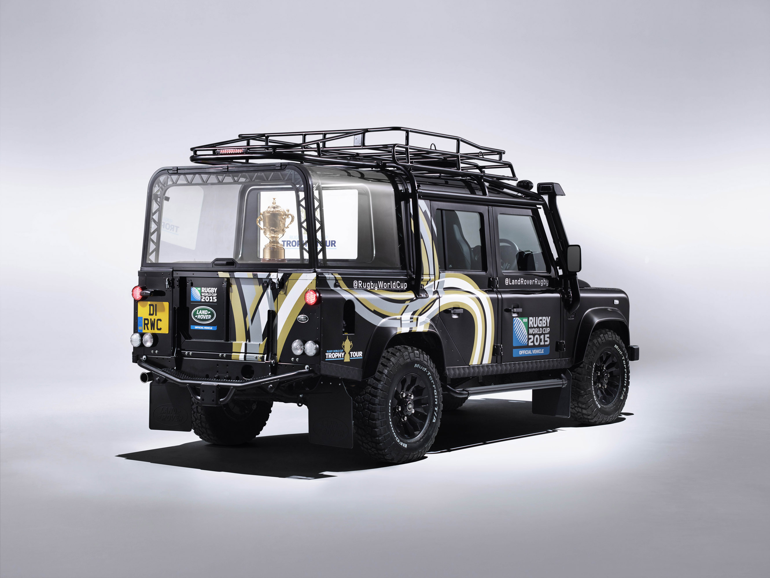 Land Rover Defender Rugby World Cup photo #3