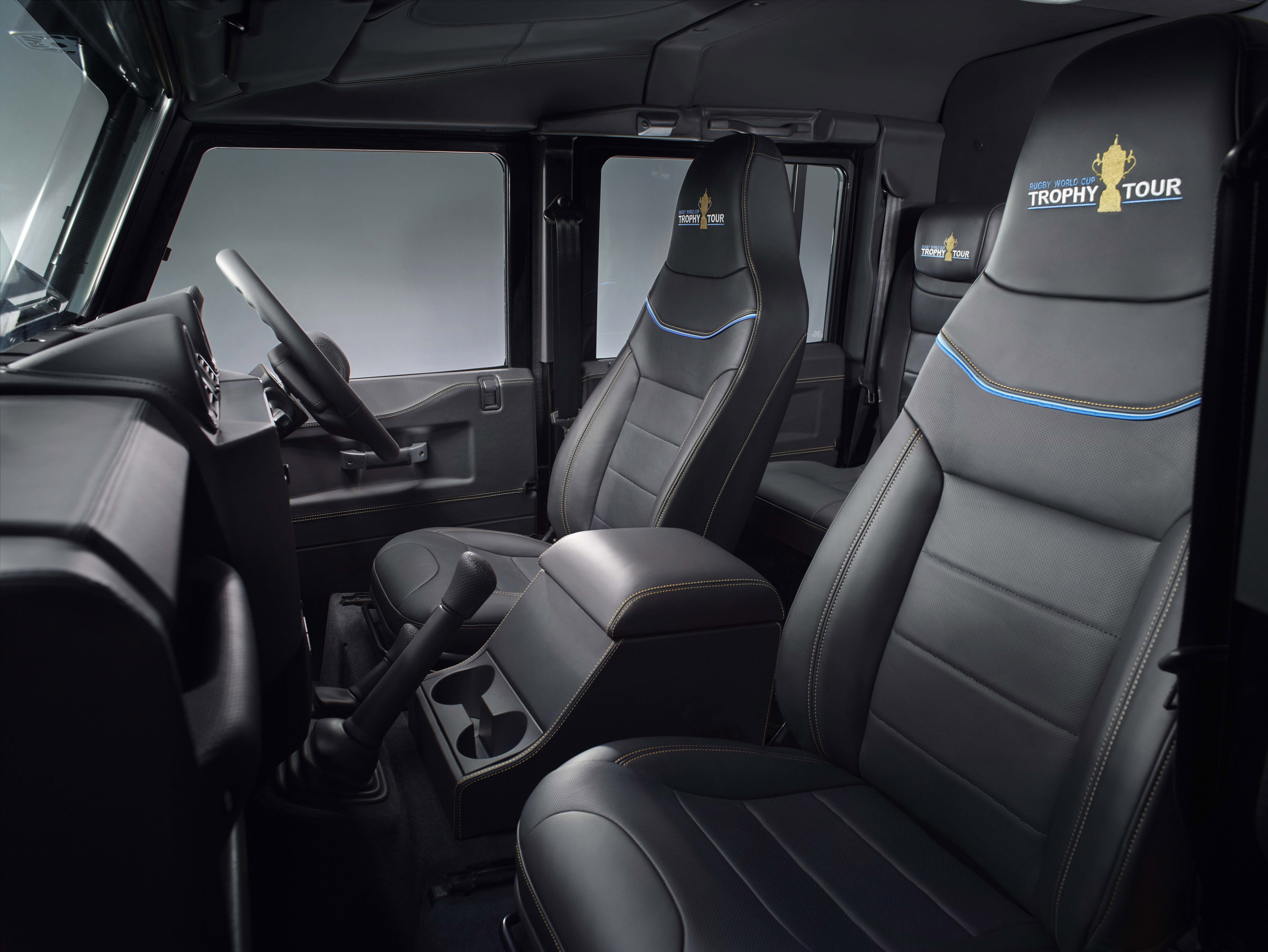 Land Rover Defender Rugby World Cup photo #15