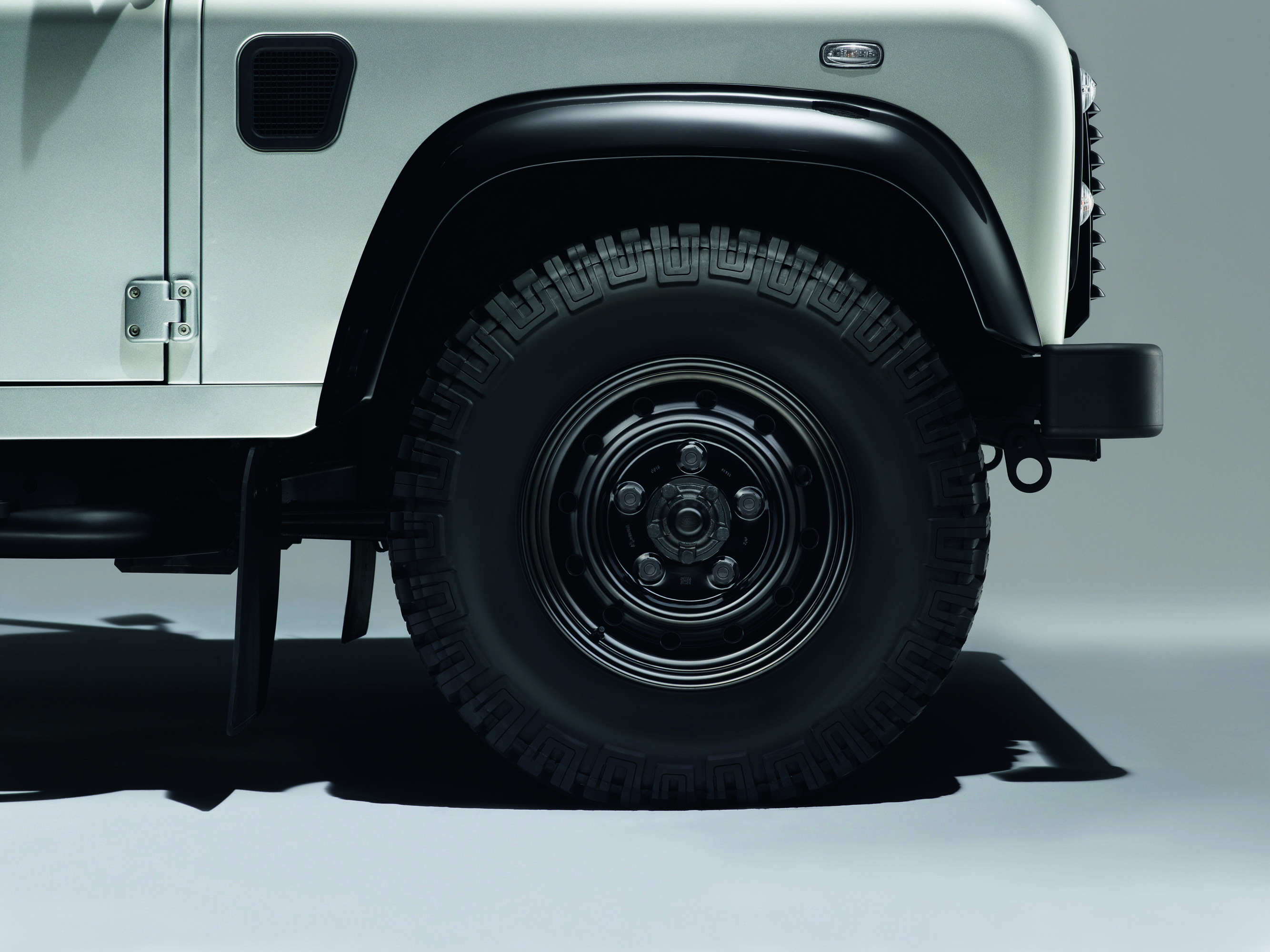Land Rover Defender XS Silver Pack photo #6