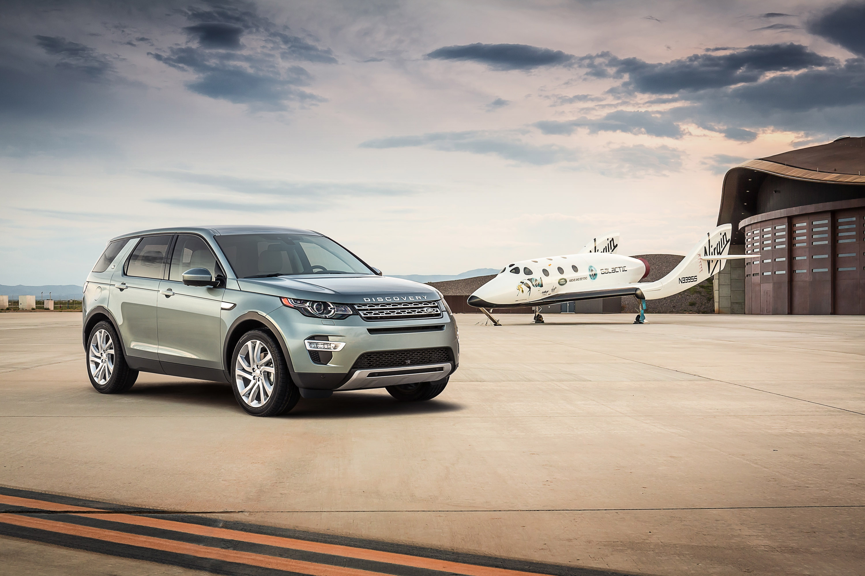 Land Rover Discovery Sport photo #1