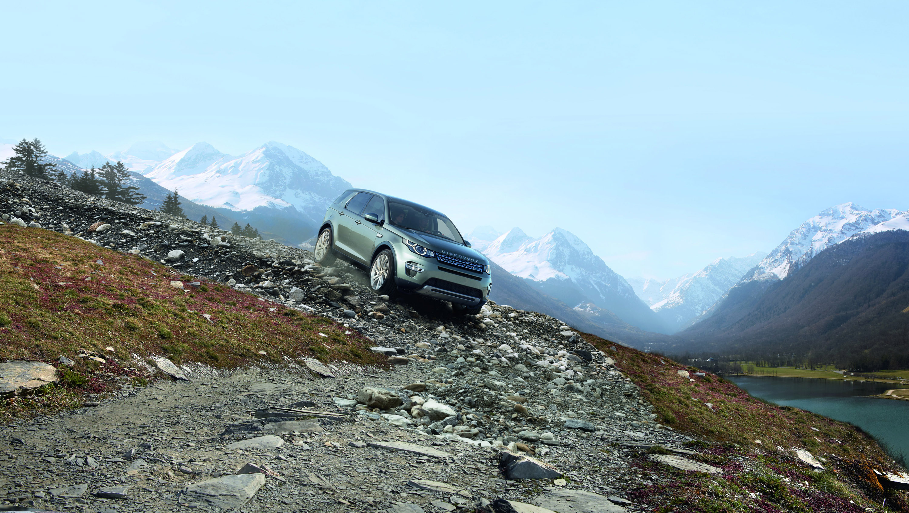 Land Rover Discovery Sport photo #15