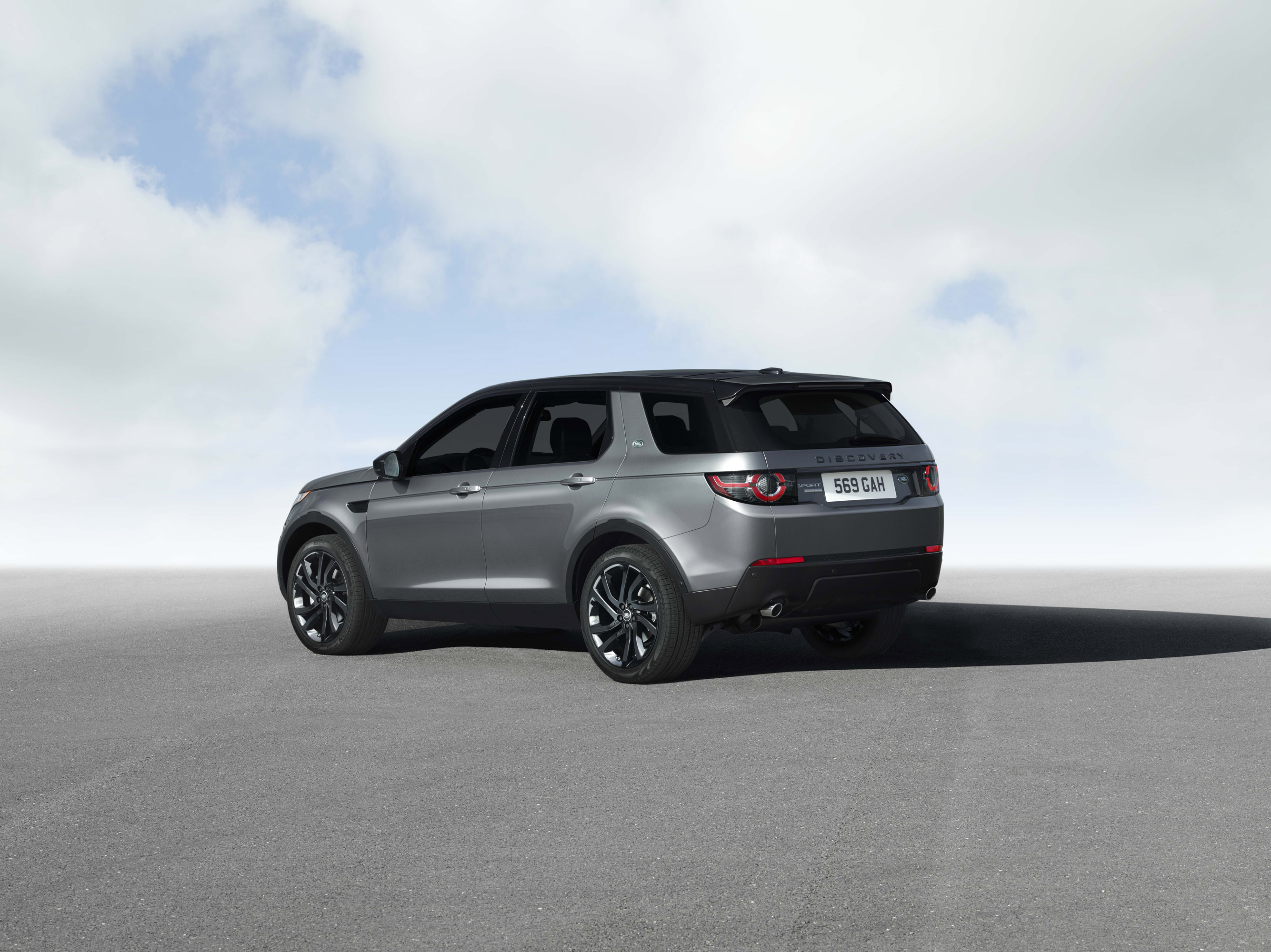 Land Rover Discovery Sport photo #20