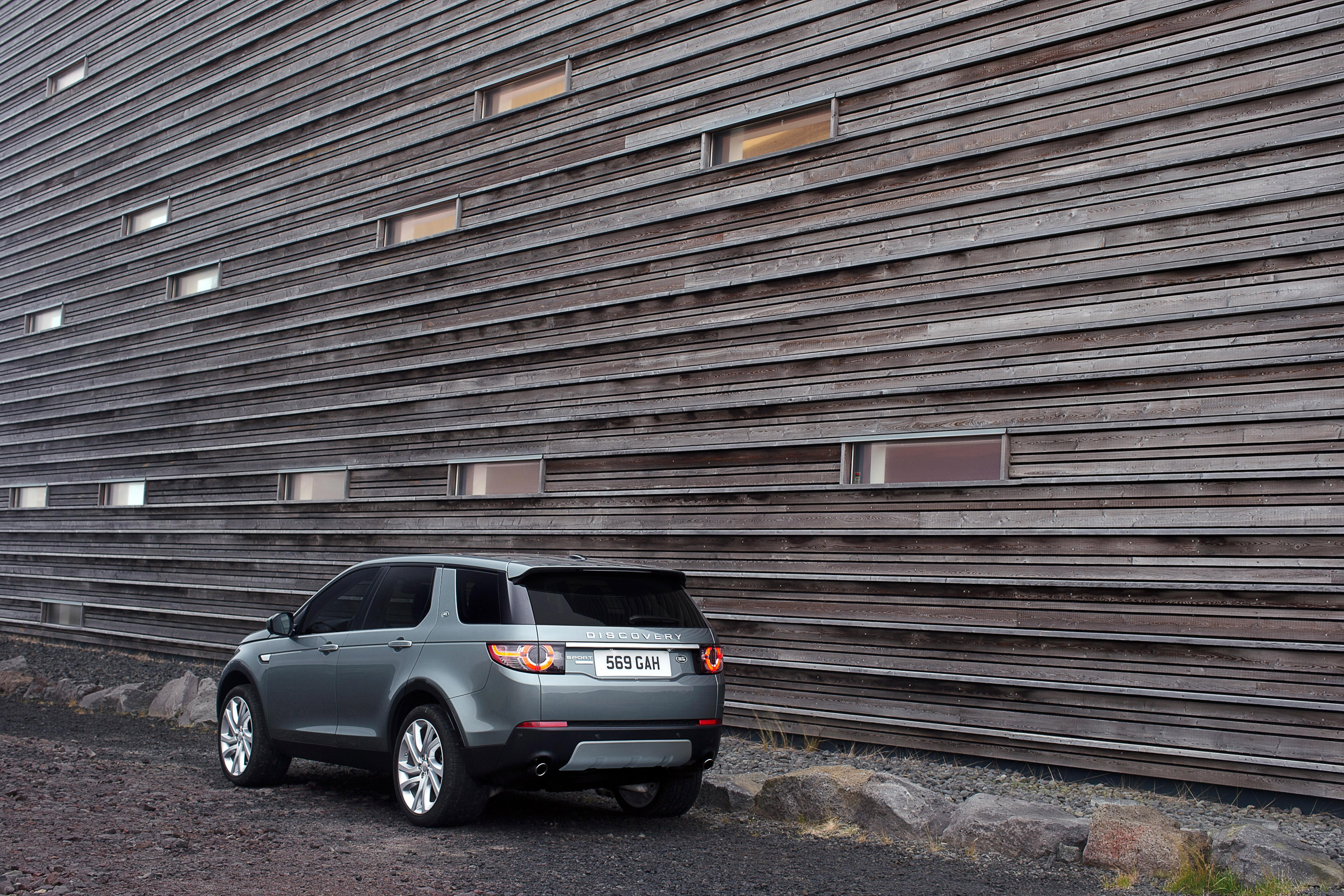 Land Rover Discovery Sport photo #23