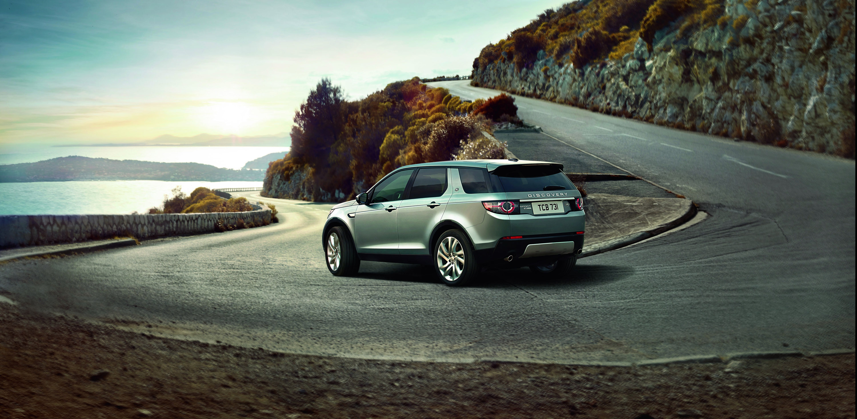 Land Rover Discovery Sport photo #26