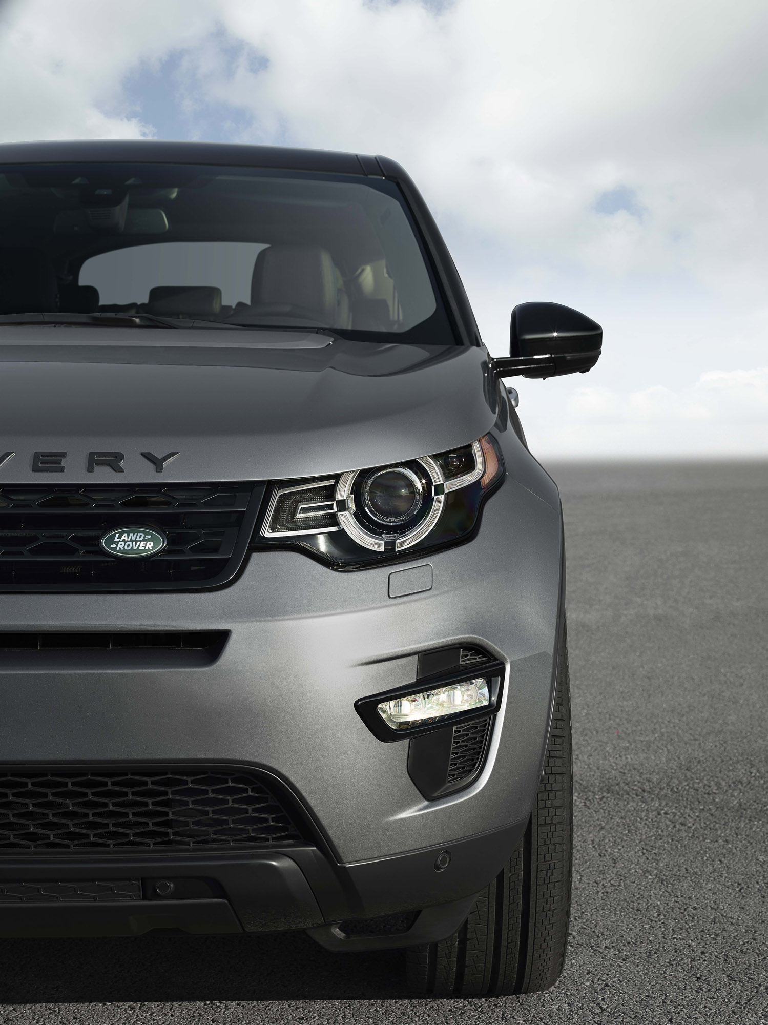 Land Rover Discovery Sport photo #34