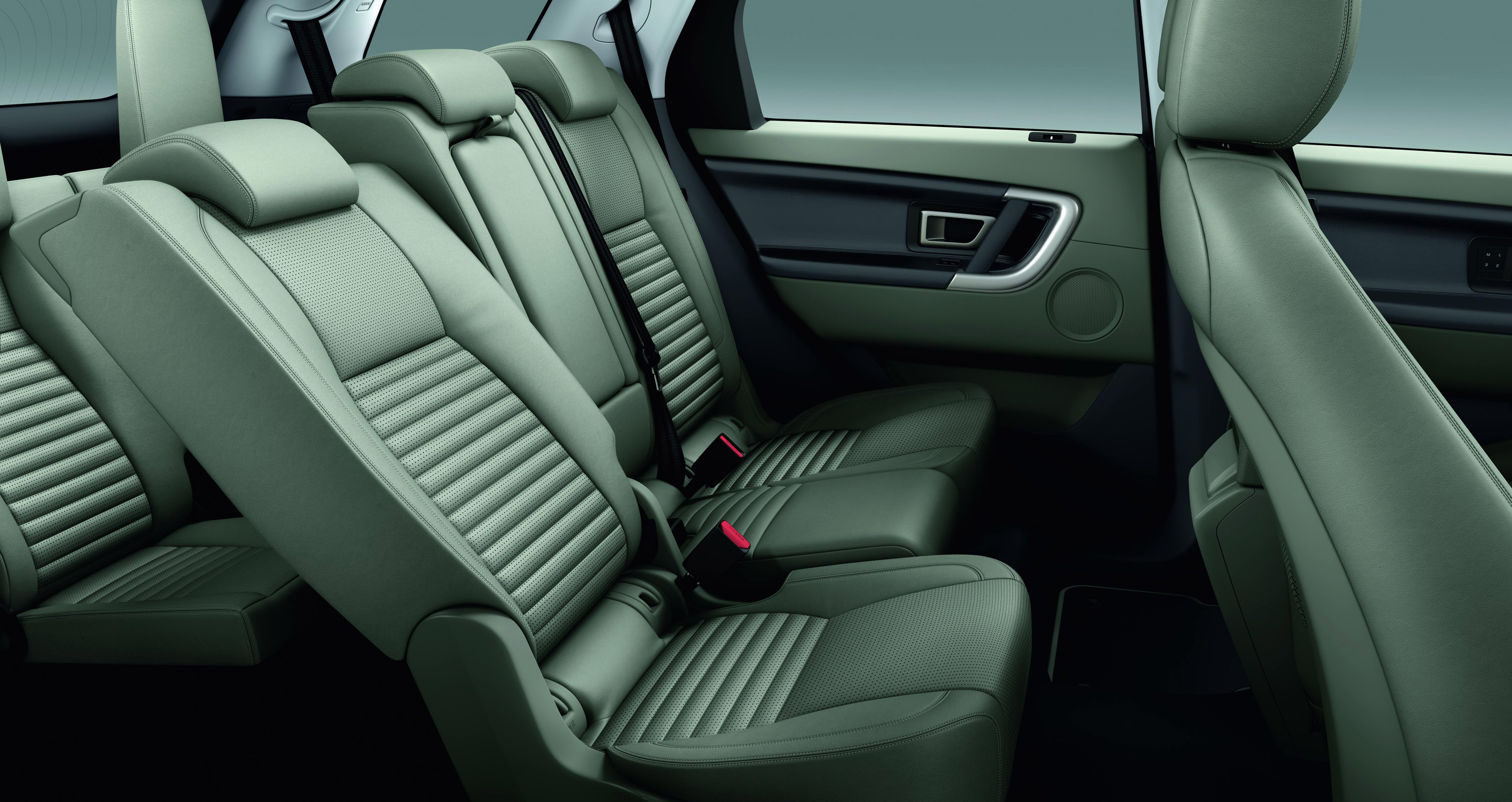 Land Rover Discovery Sport photo #48