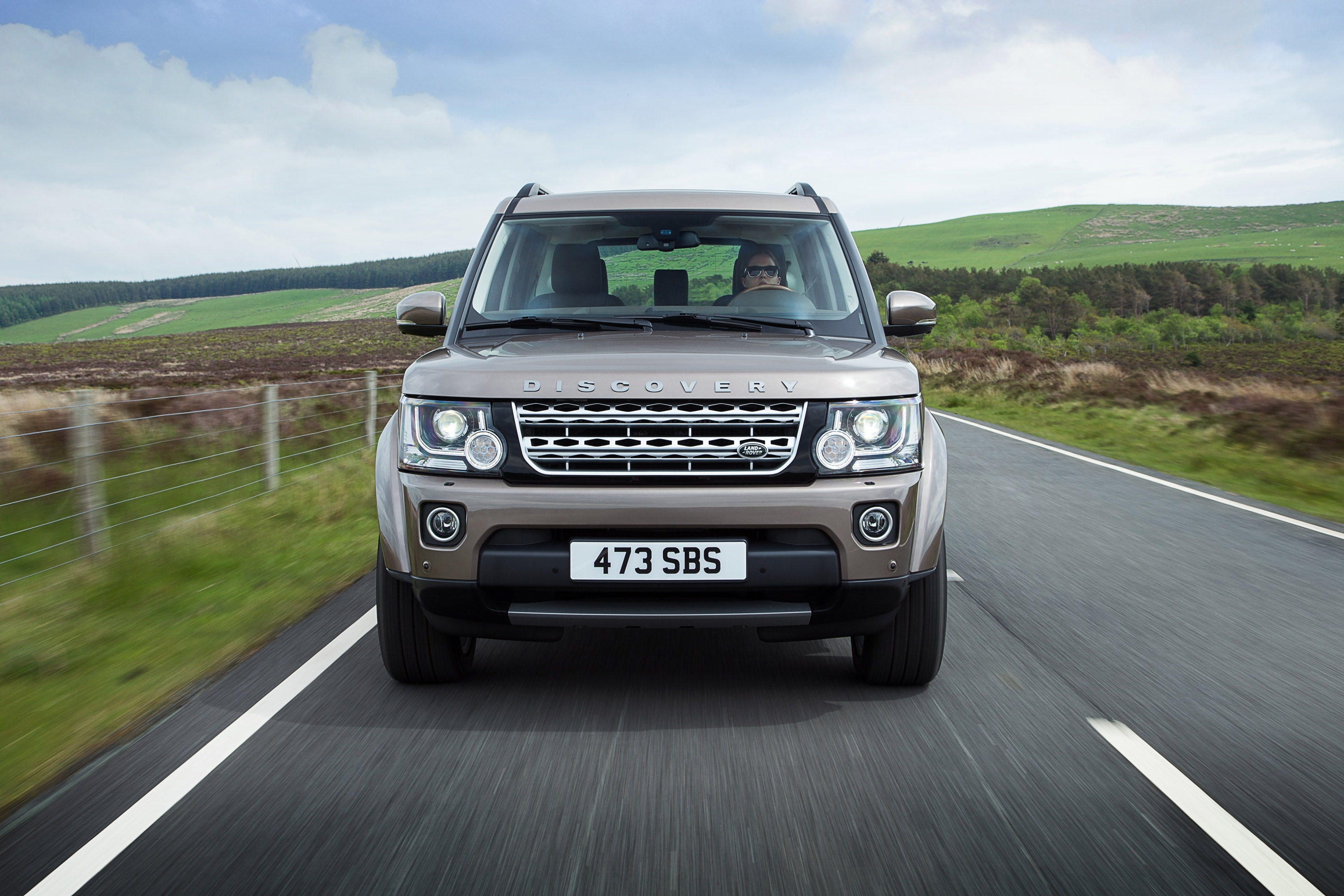 2015 Land Rover Discovery HD Pictures