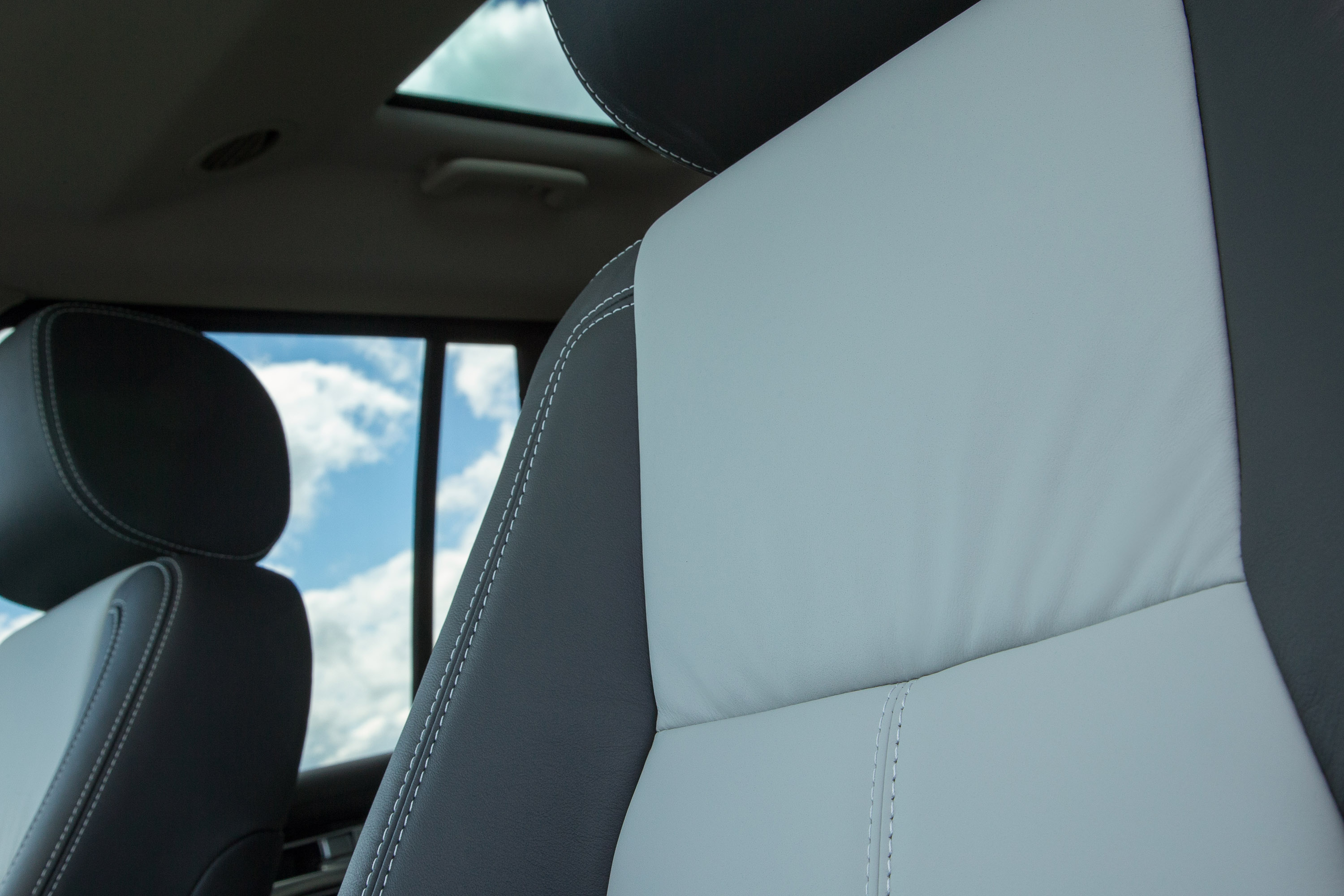 Land Rover Discovery photo #16