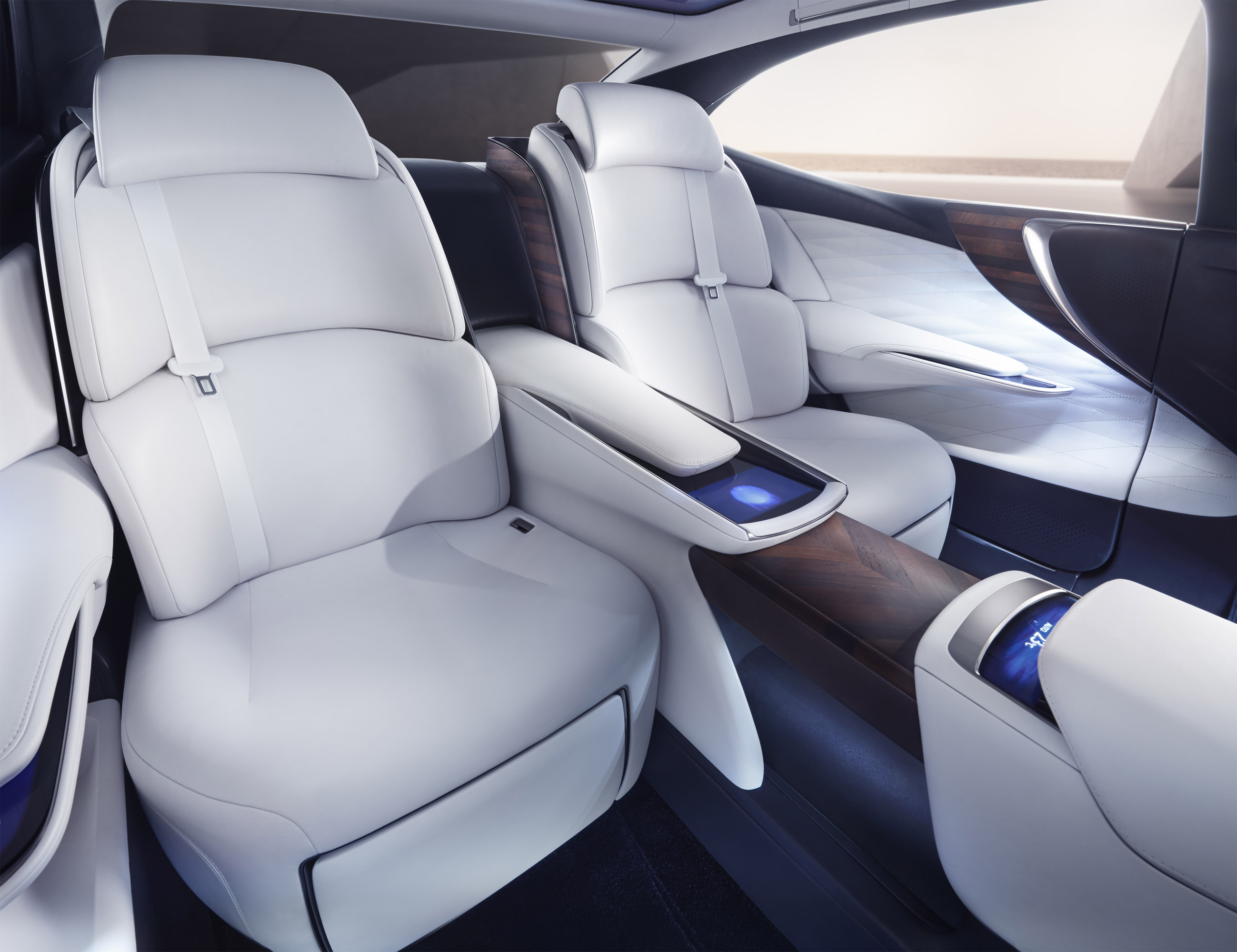 Lexus LF-FC Concept photo #20