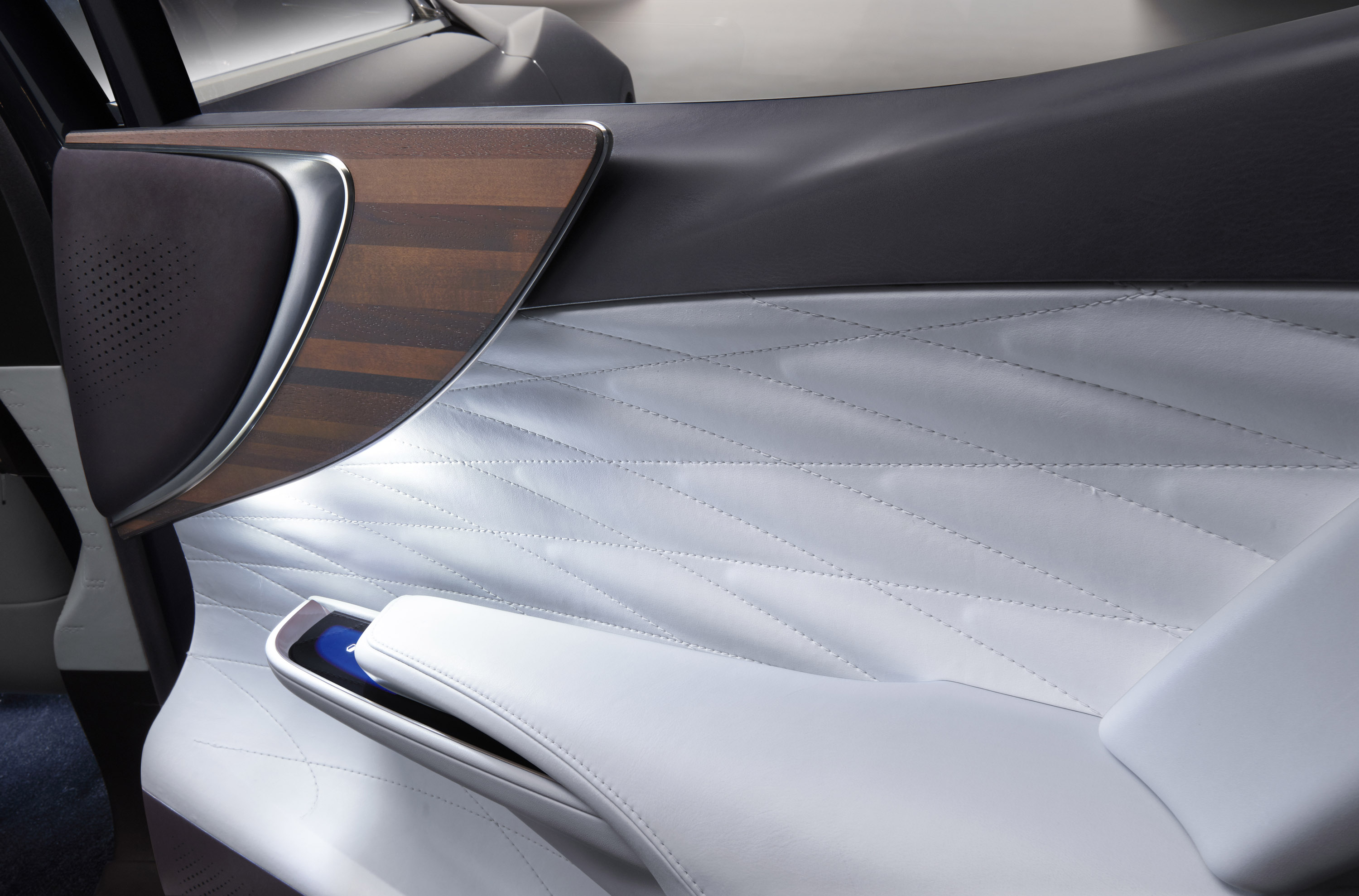 Lexus LF-FC Concept photo #22