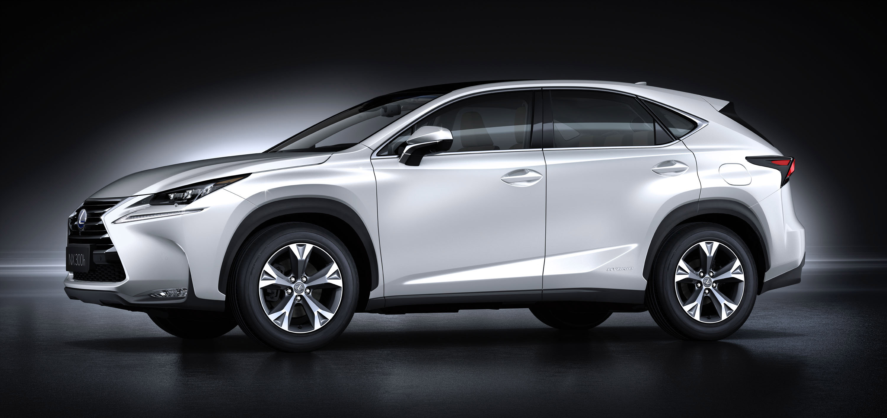 Lexus NX 300h photo #2