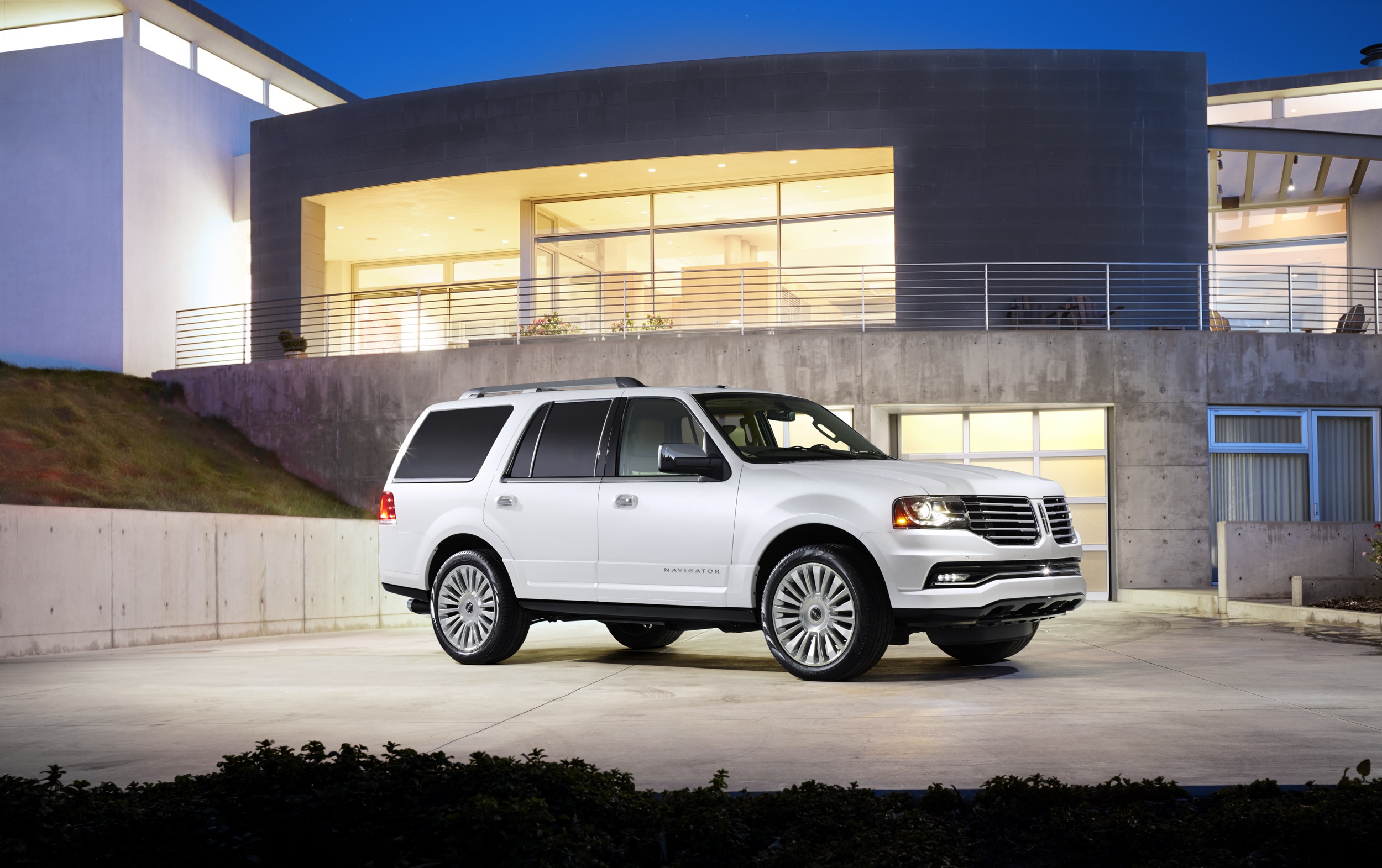 Lincoln Navigator photo #3