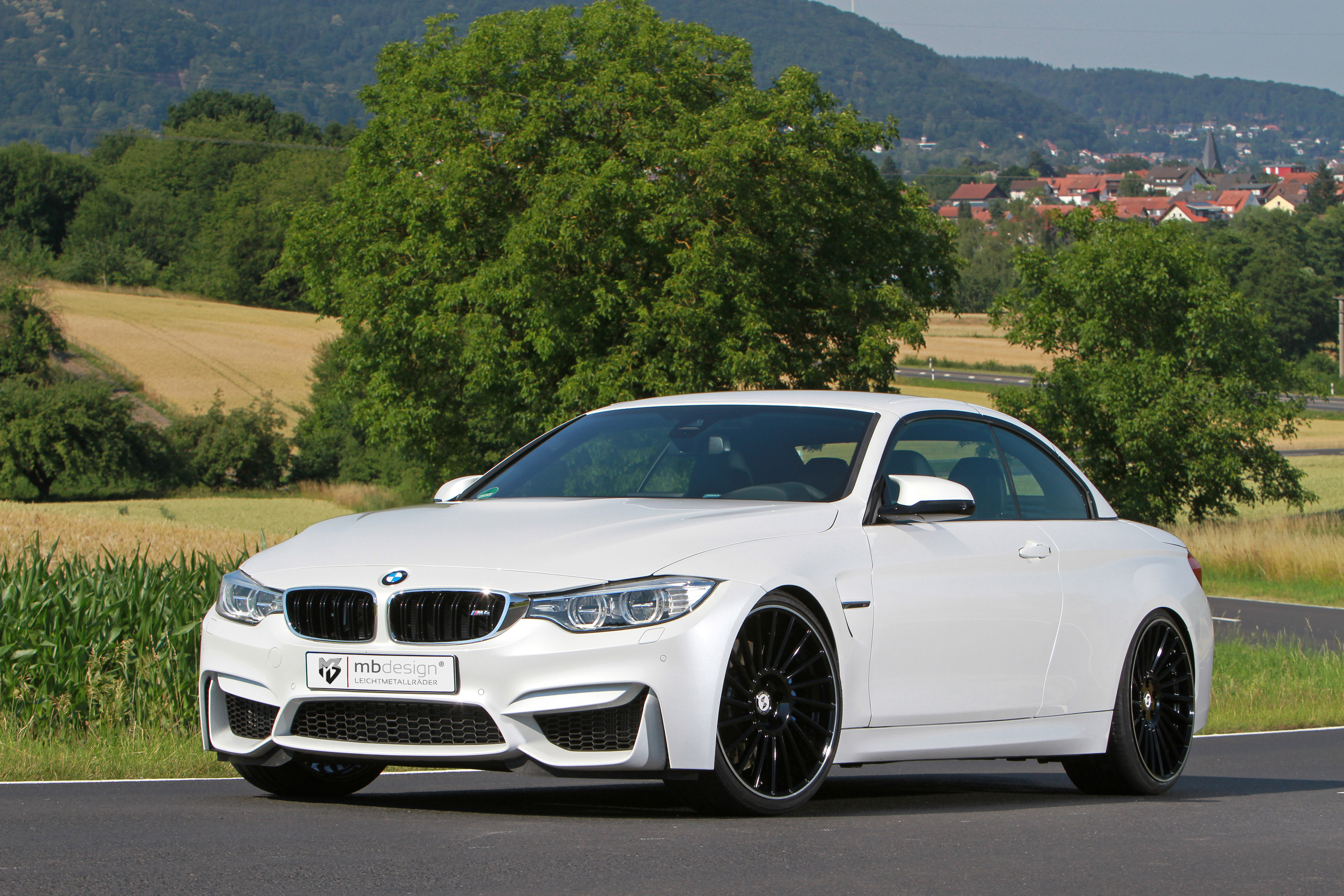 mbDESIGN BMW M4 Convertible VENTi-R photo #1