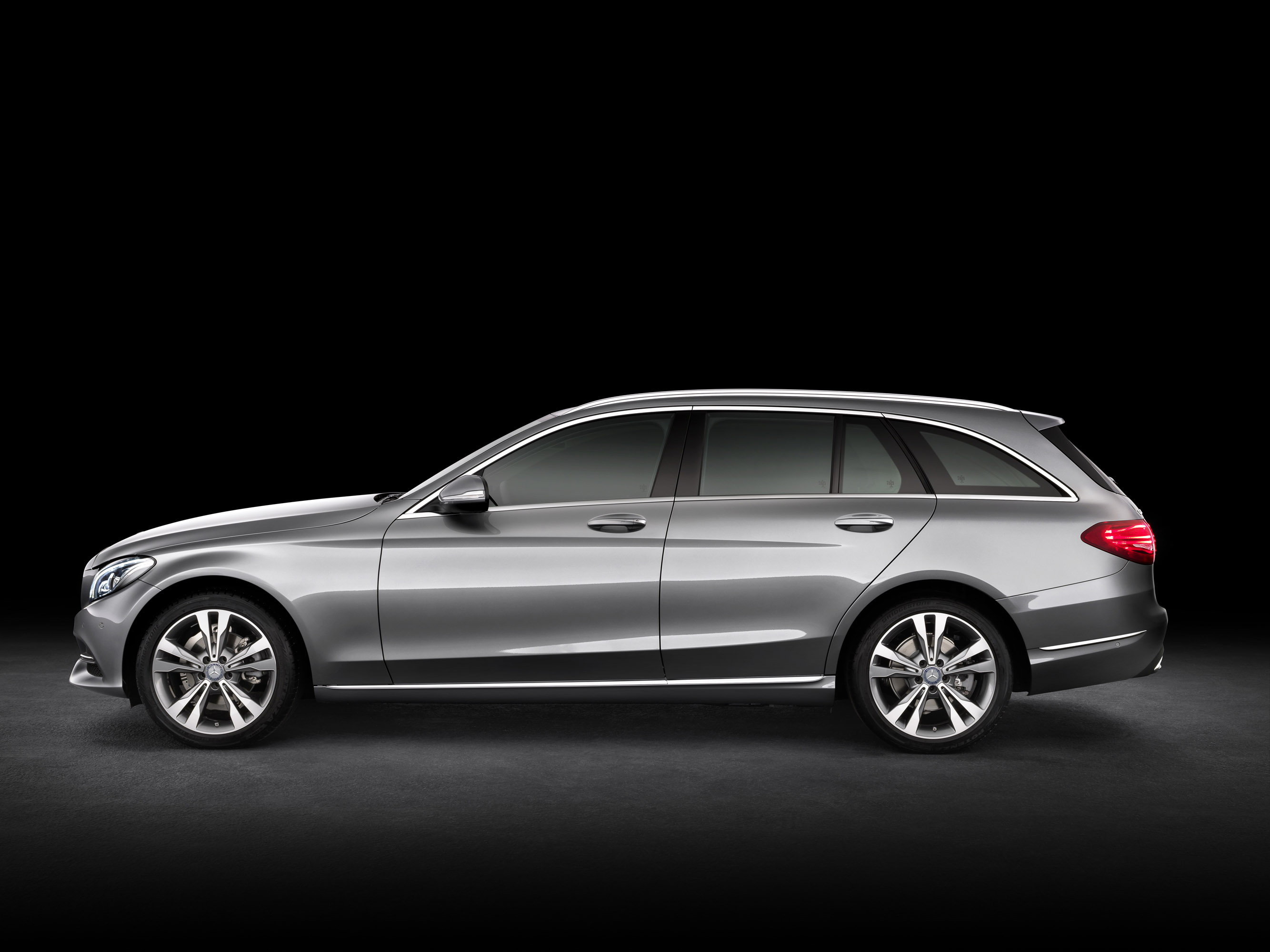 Mercedes-Benz C-Class Estate photo #16