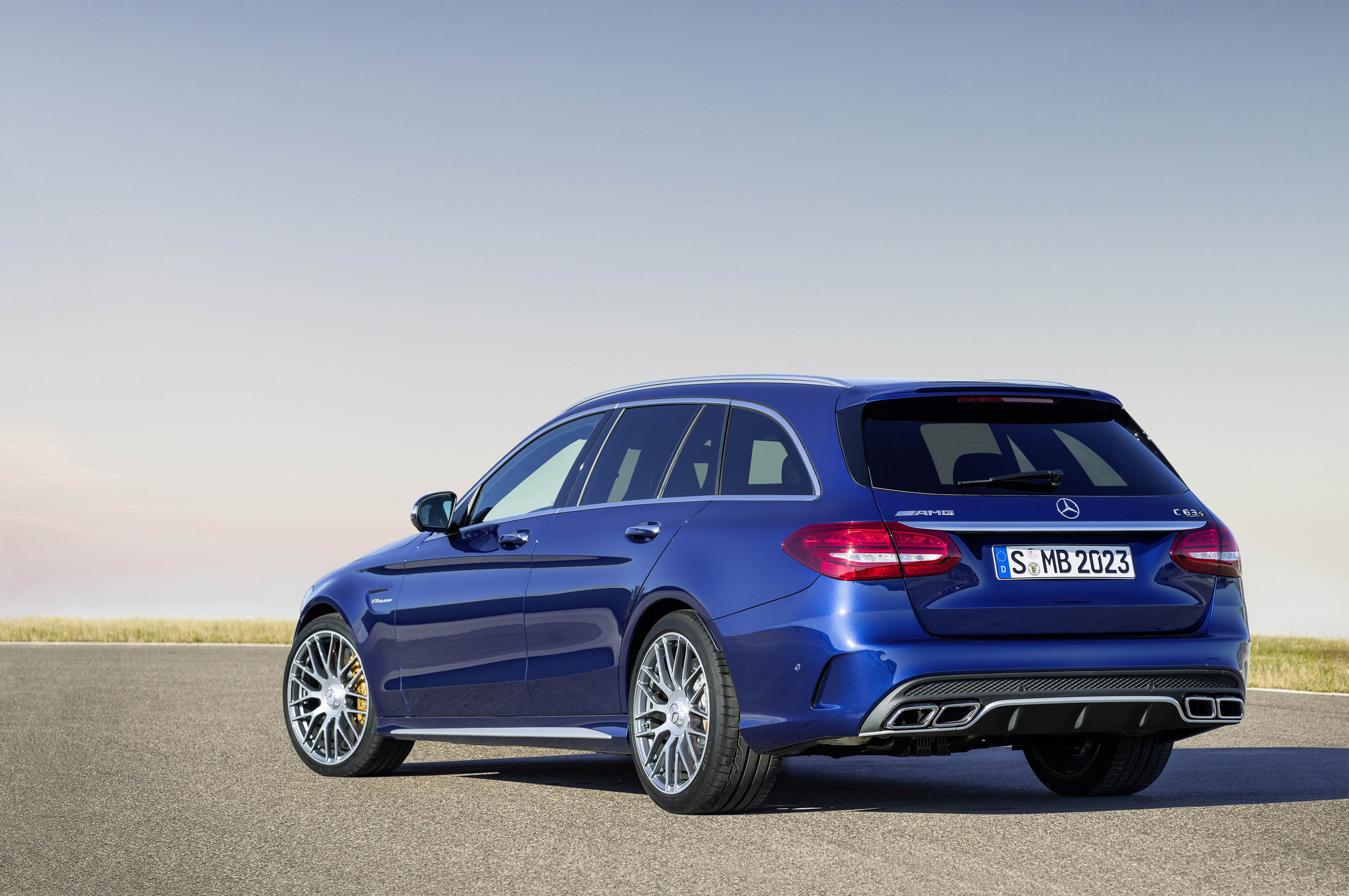 Mercedes-Benz C63 AMG Estate photo #16