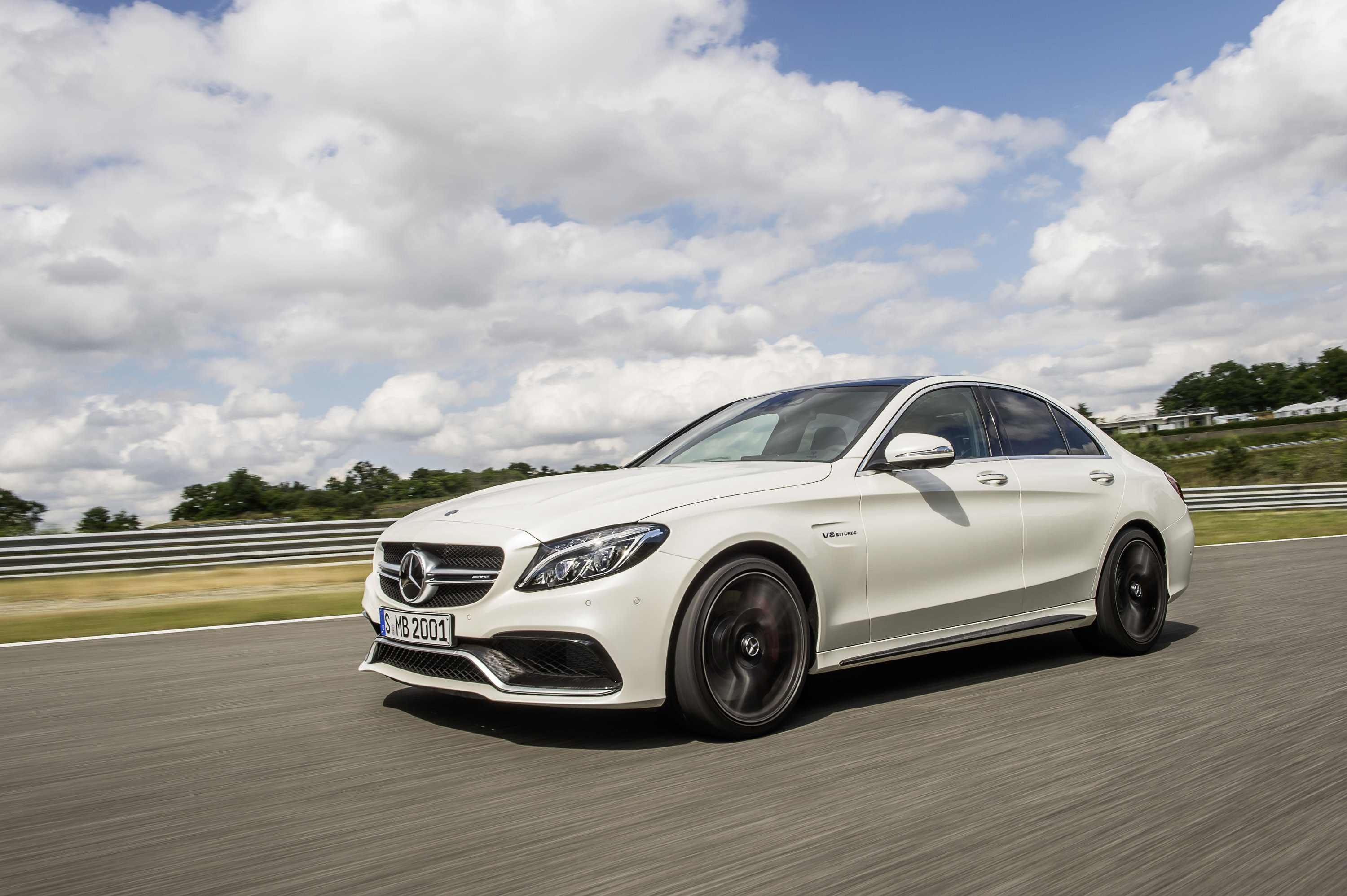 Mercedes-Benz C63 AMG photo #2