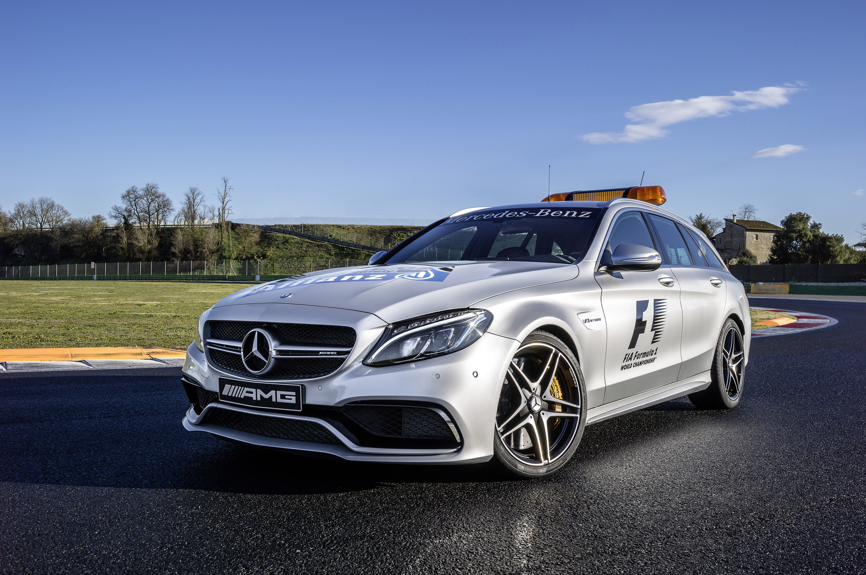 Mercedes-Benz C63 S AMG Estate F1 Medical Car photo #2